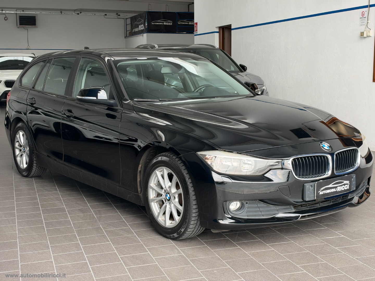316d Touring Business aut. - immagine 3