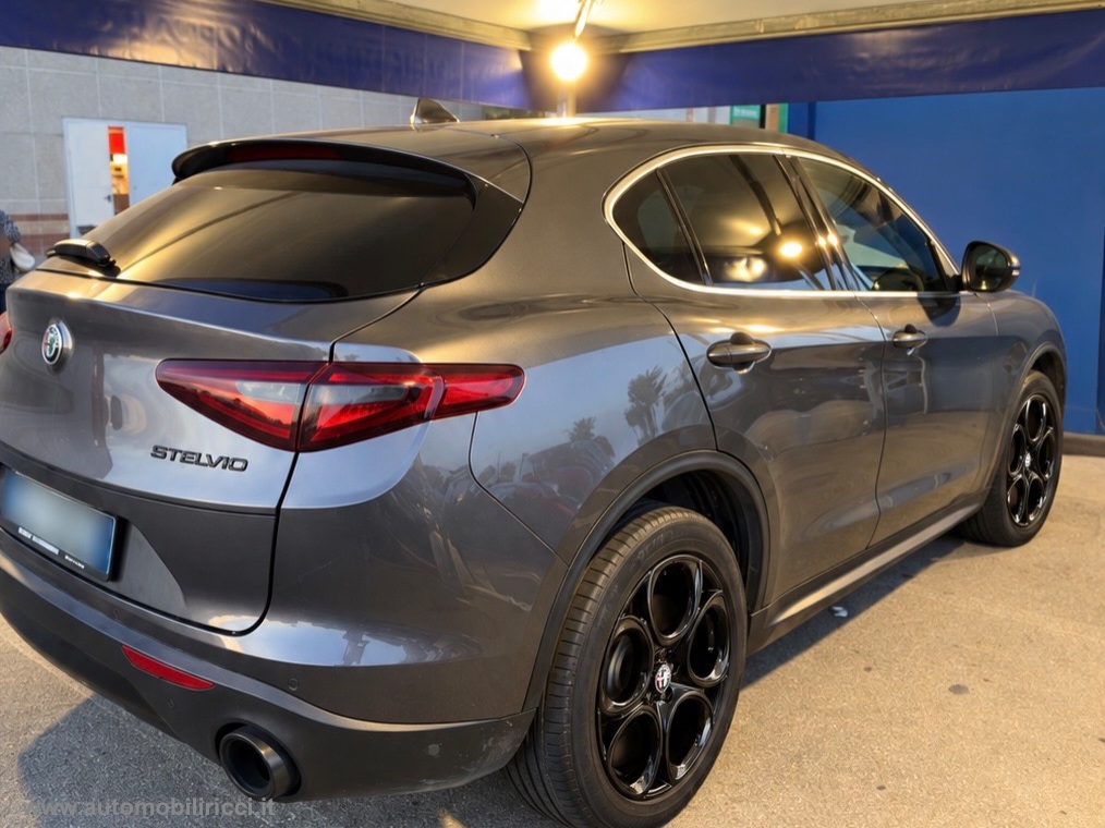 Stelvio 2.2 T.diesel 210 CV AT8 Q4 Super 4X4 - immagine 3