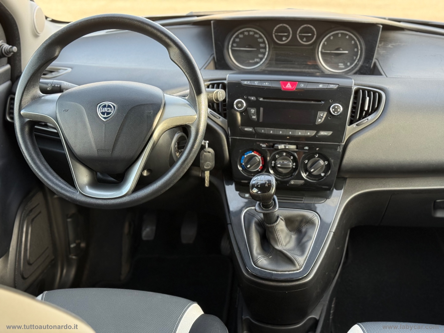 Ypsilon 1.2 69 CV 5p. Platinum - immagine 3