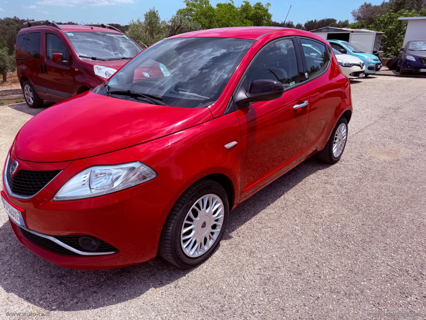 Ypsilon 1.2 69 CV 5p. GPL Ecochic Gold - immagine 3