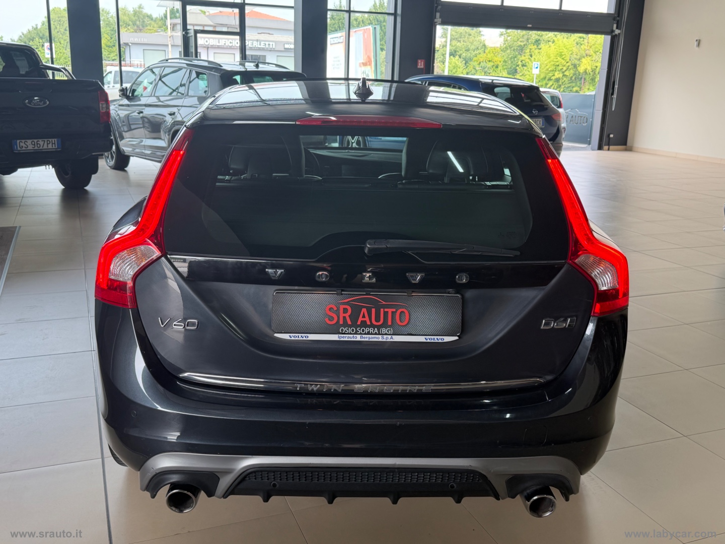 V60 D6 Twin Engine Geartronic Momentum - immagine 3