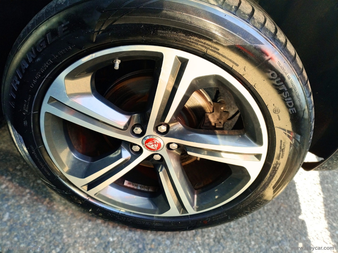 F-Pace 2.0 D 240 CV AWD aut. R-Sport - immagine 3