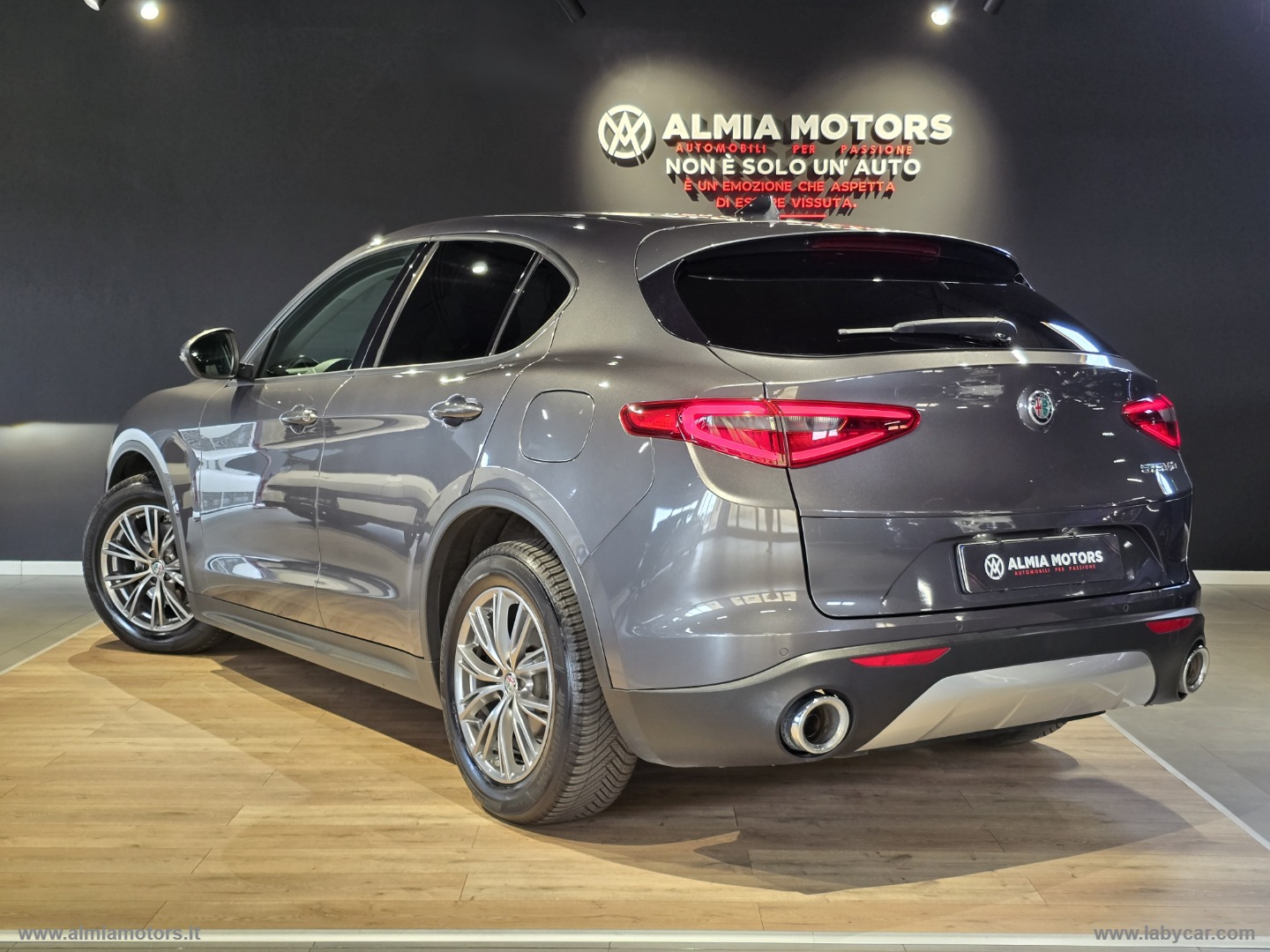 Stelvio 2.2 T.diesel 180CV AT8 RWD Exec. - immagine 3