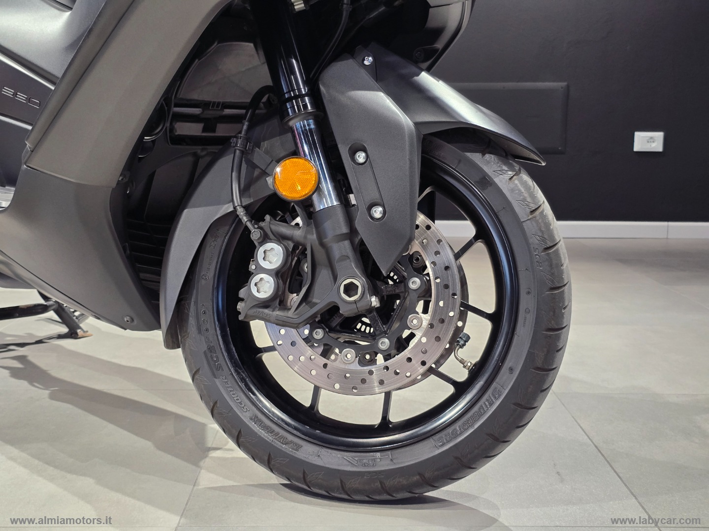 T Max 560 - immagine 3