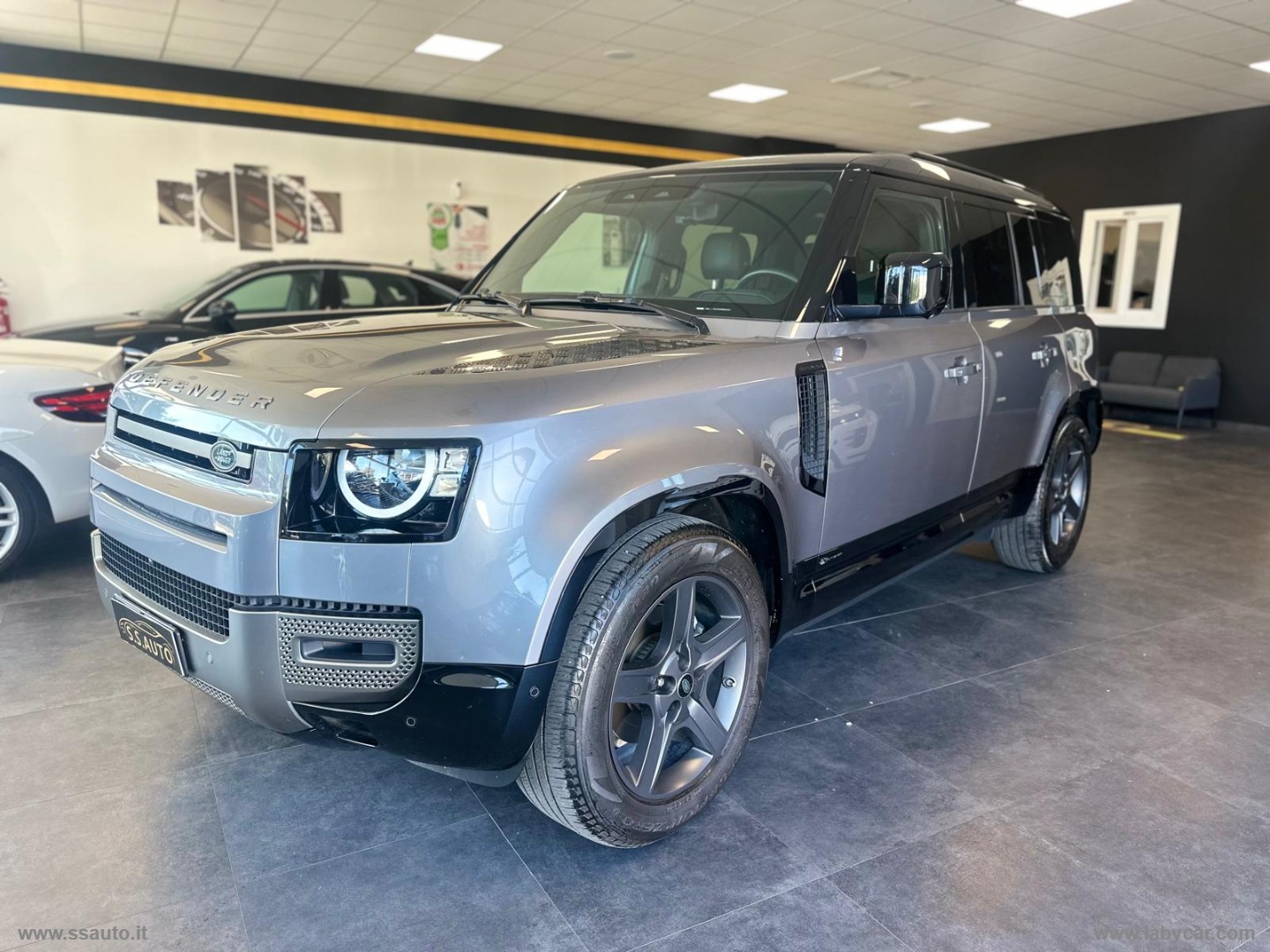 Defender 110 3.0D I6 250 CV X-Dynam. HSE - immagine 3