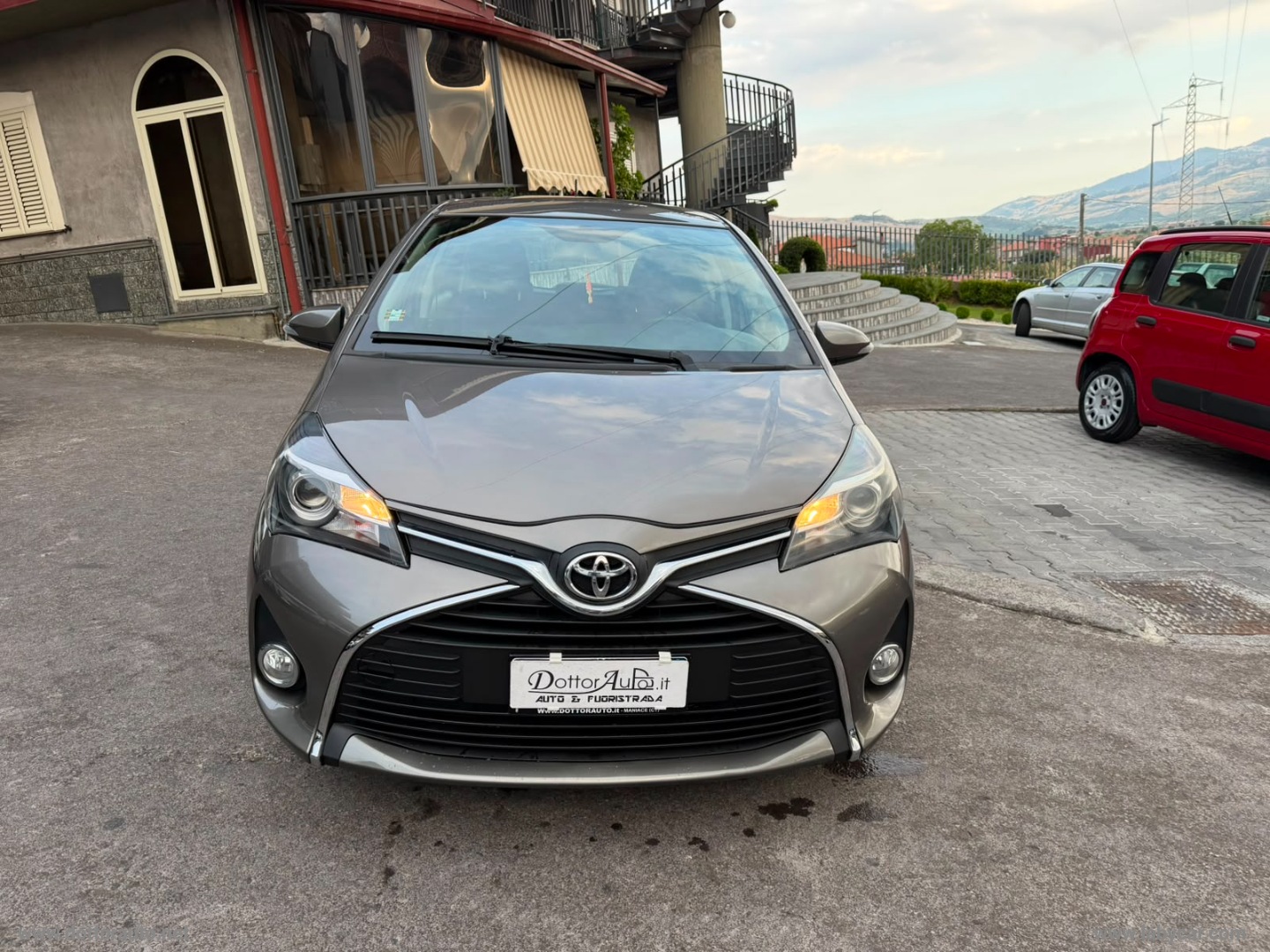 Yaris 1.0 5p. Lounge - immagine 3