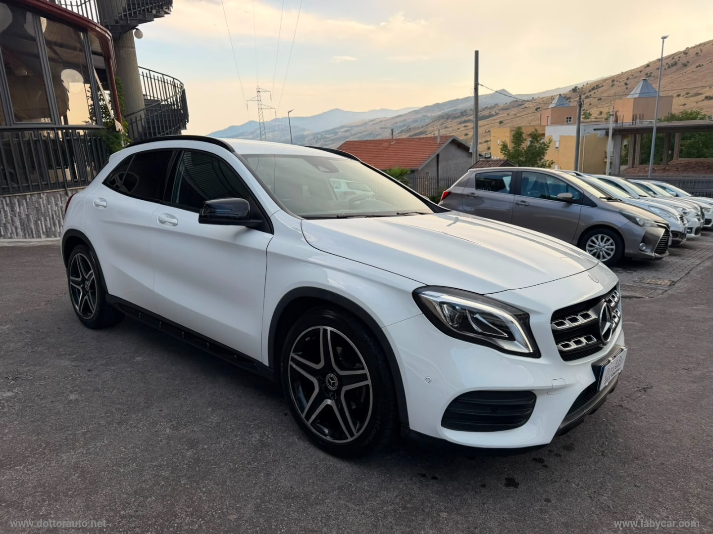 GLA 200 d Automatic 4Matic Premium - immagine 3