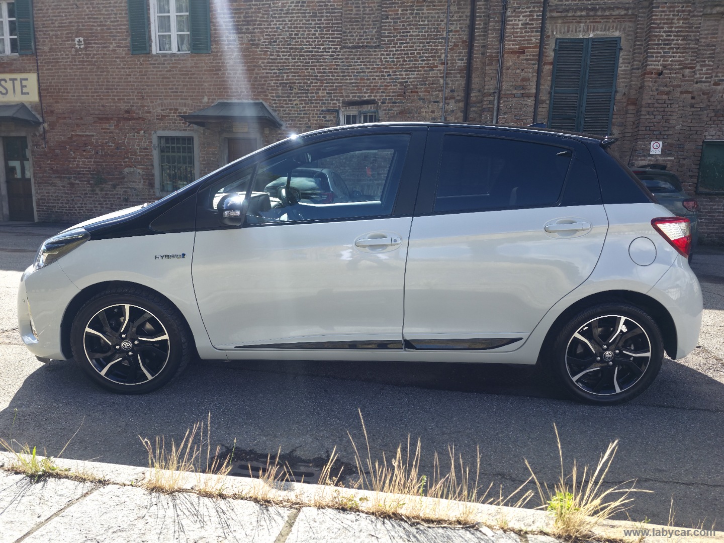 Yaris 1.5 Hybrid 5p. Y20 Bitone GARANZIA CASA MADRE - immagine 3