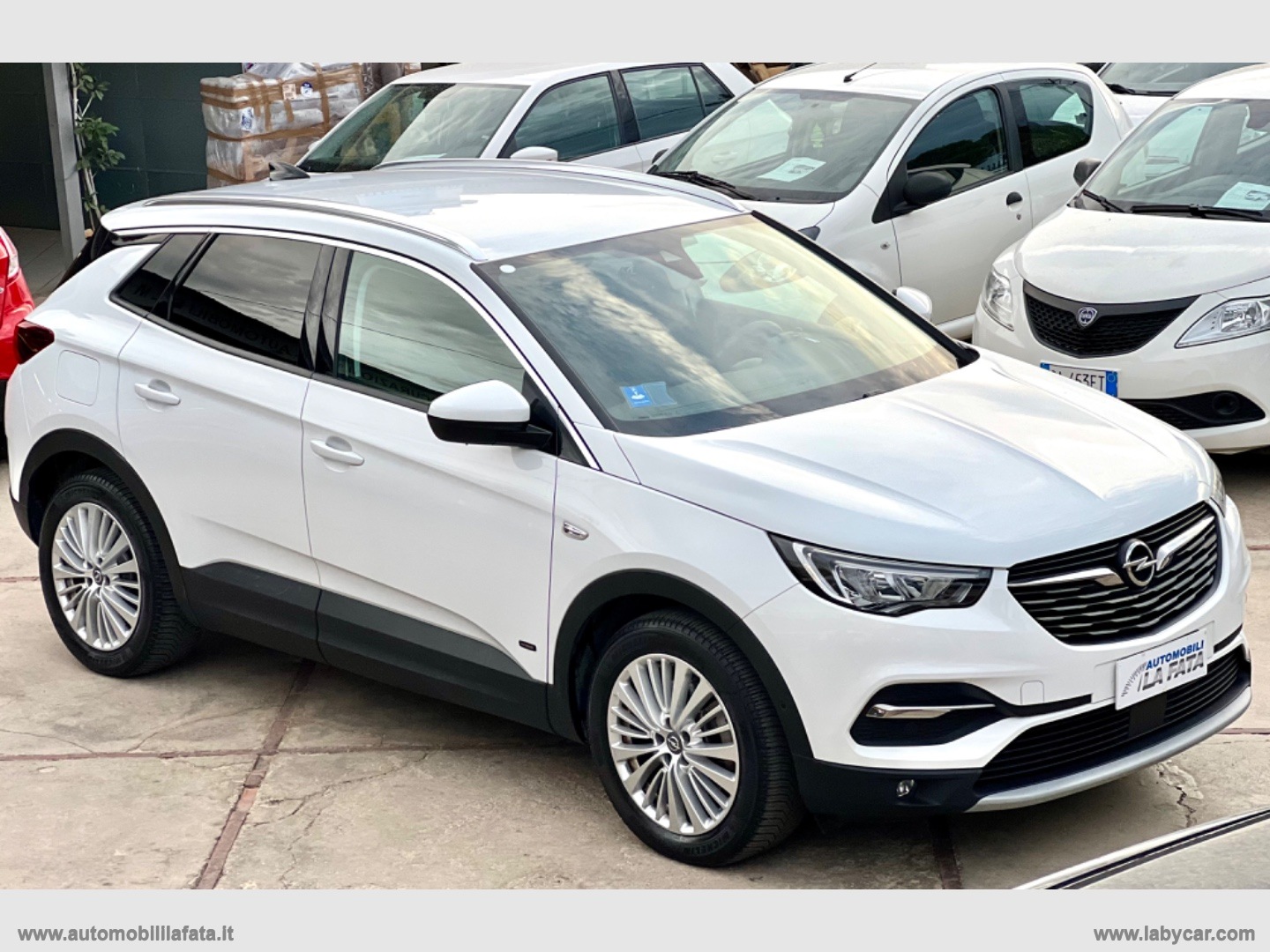 Grandland X 1.6 Hybrid Plug-in aut. FWD 04/2021 36.300KM - immagine 3