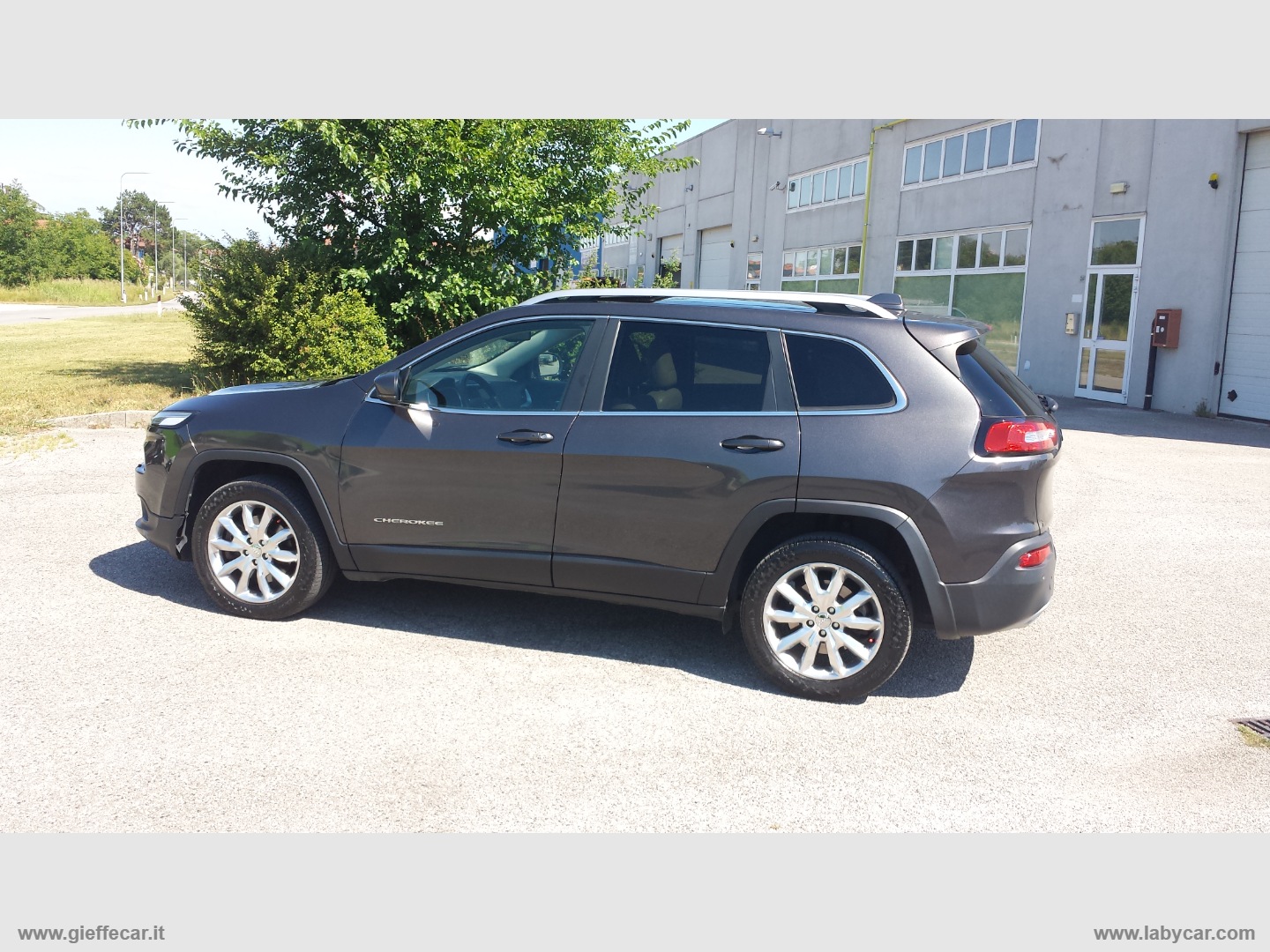 Cherokee 2.2 M-JET II 4WD Limited - immagine 4