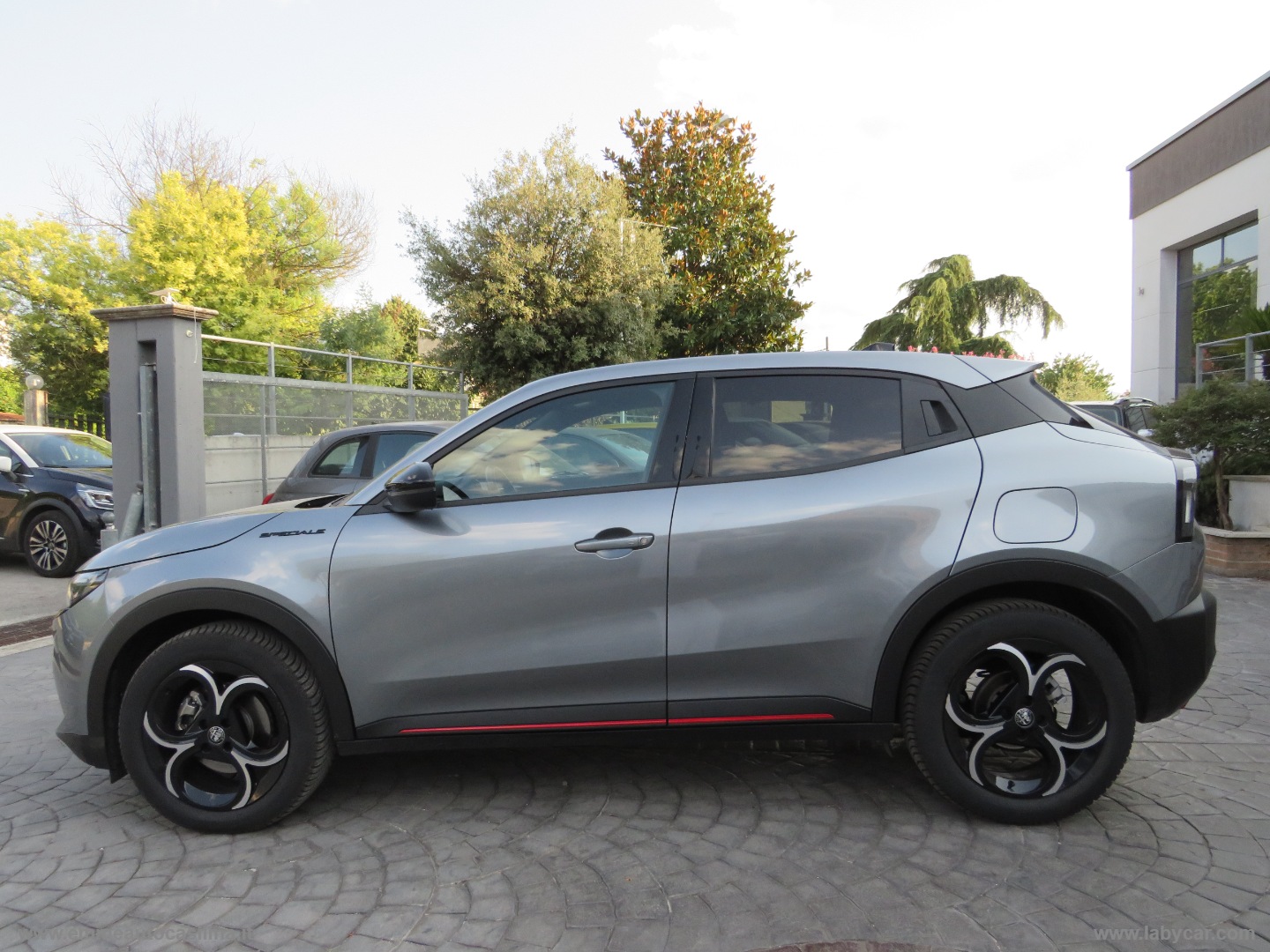 Junior 1.2 136 CV Hybrid eDCT6 Speciale - immagine 4