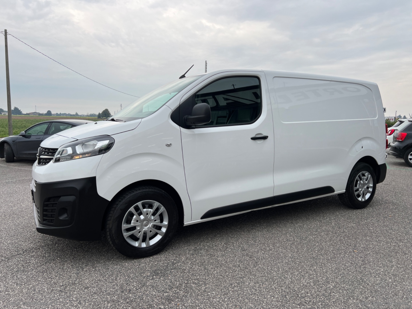 Vivaro 2.0D180S&S AT8 PL-TN M Fur. Enjoy + IVA - immagine 4