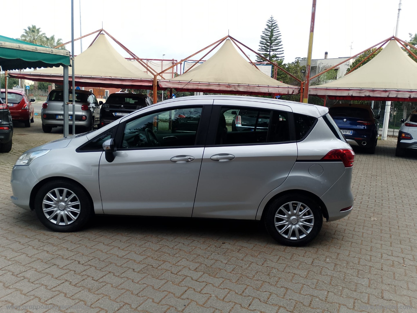 B-Max 1.5 TDCi 75 CV Business Titanium - immagine 4