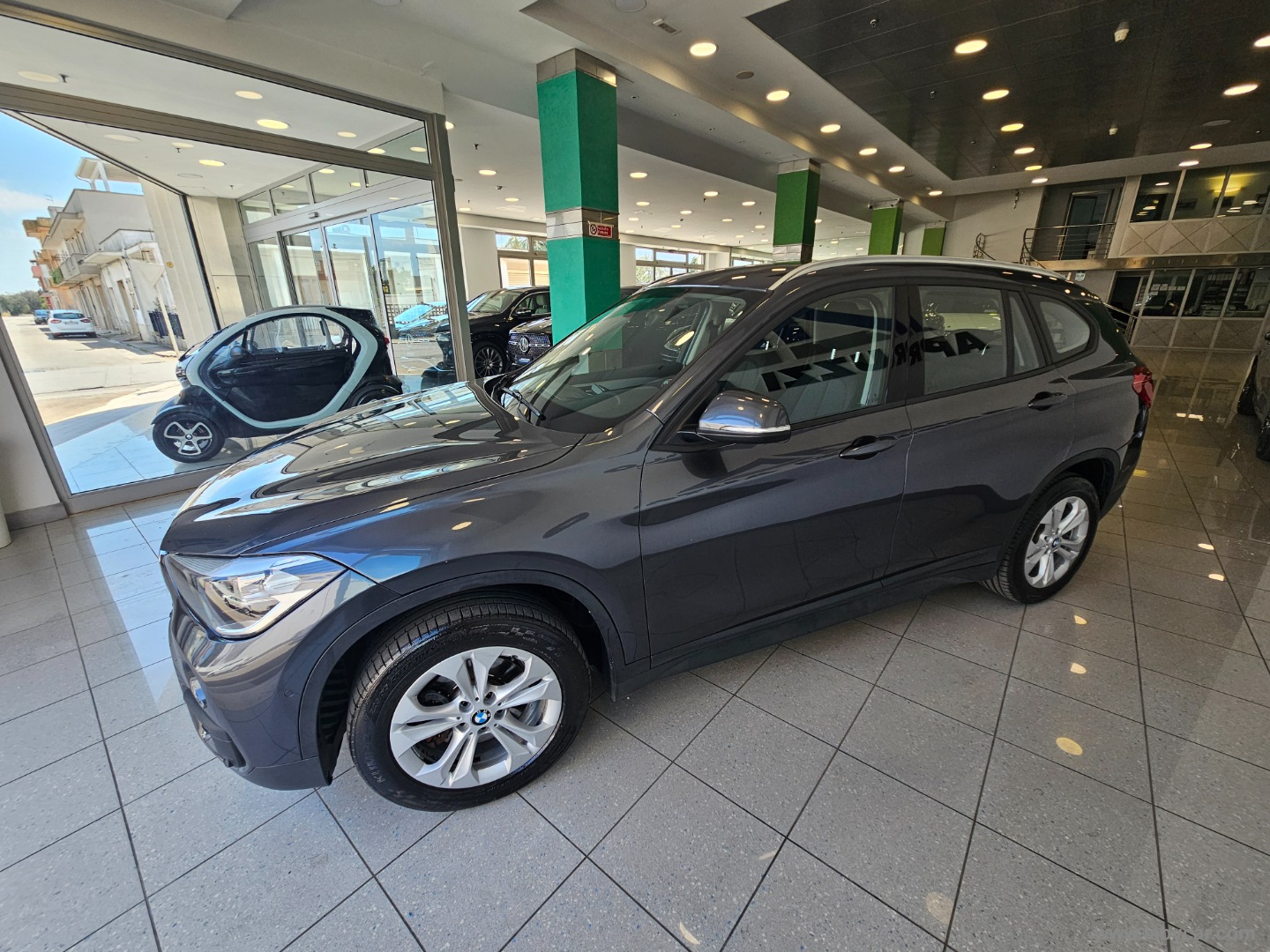 X1 xDrive18d Business - immagine 4