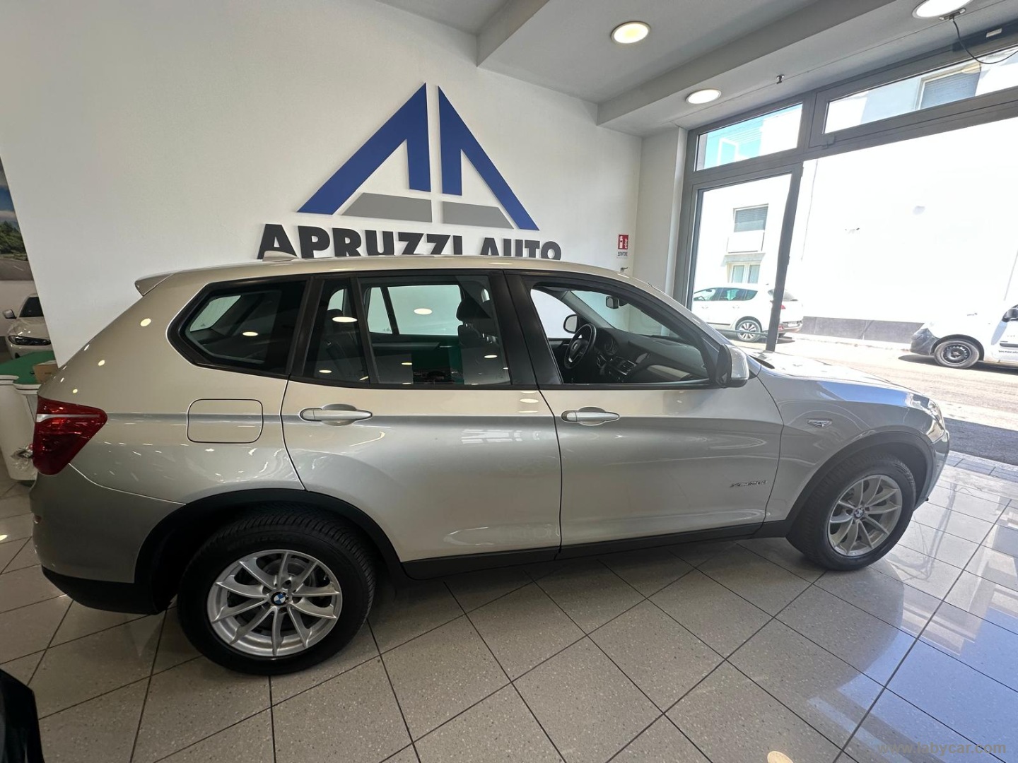 X3 xDrive20d Business aut. - immagine 4