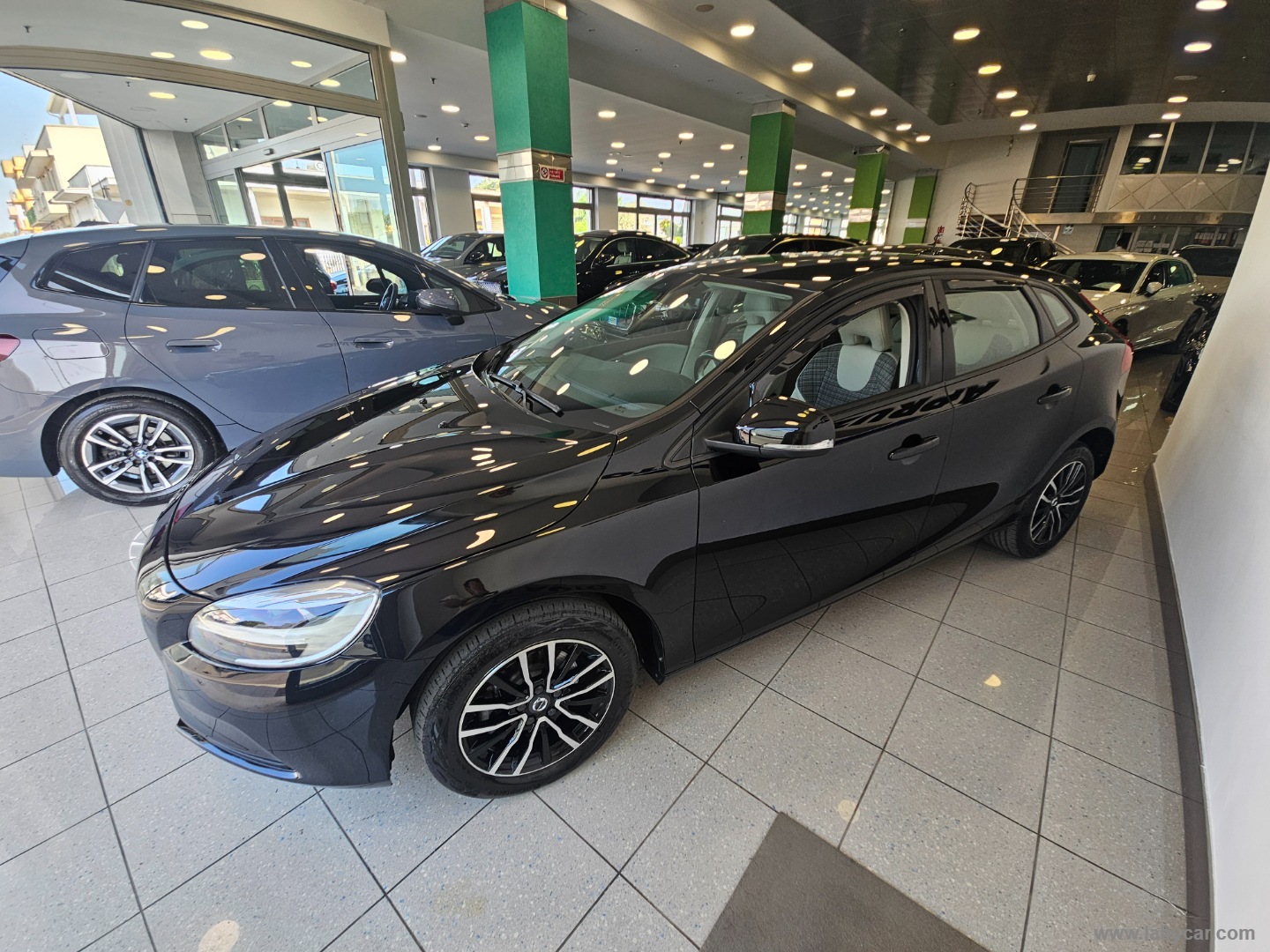 V40 D2 Momentum - immagine 4