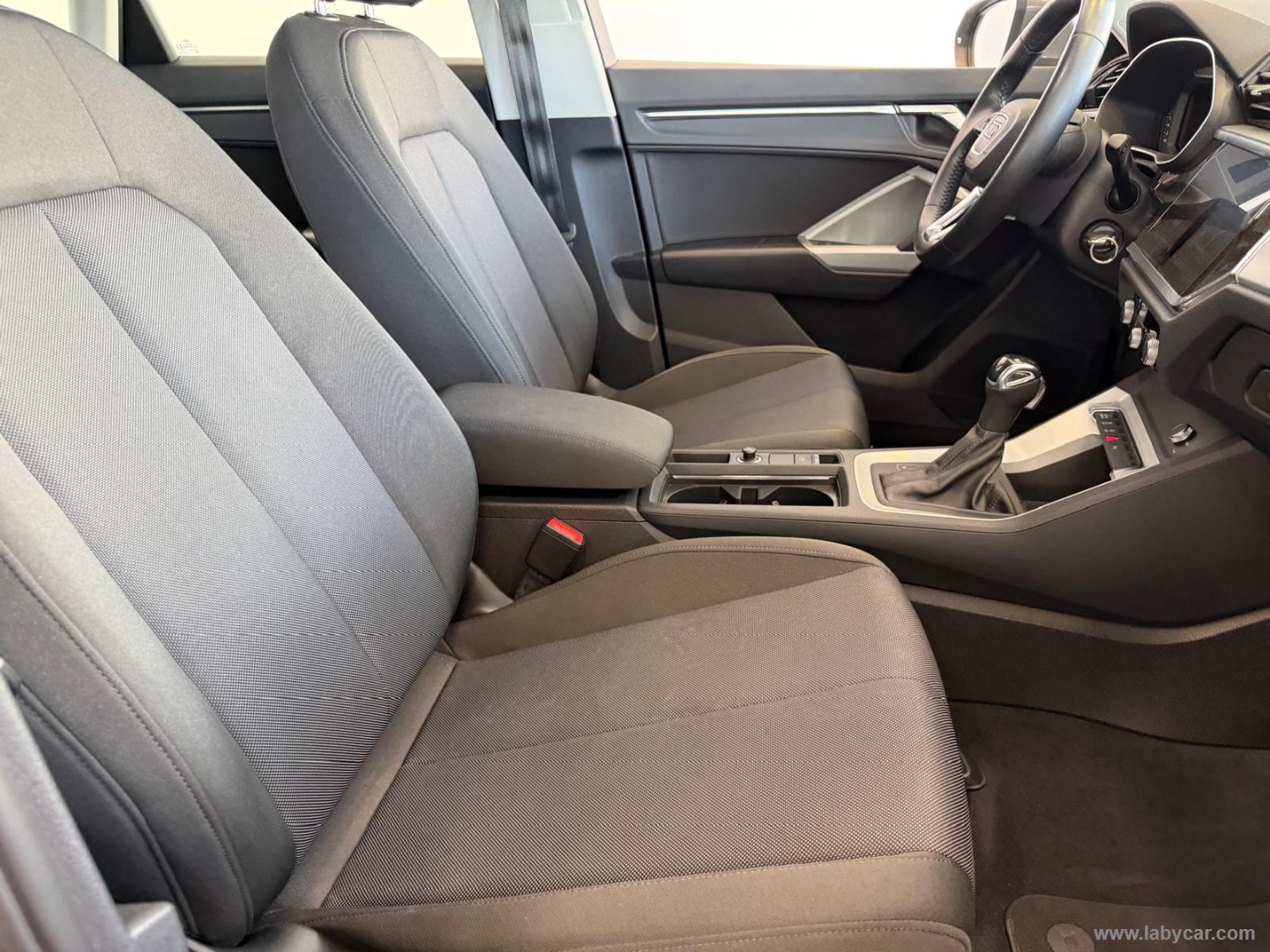 Q3 35 TDI S tronic Business Advanced - immagine 4