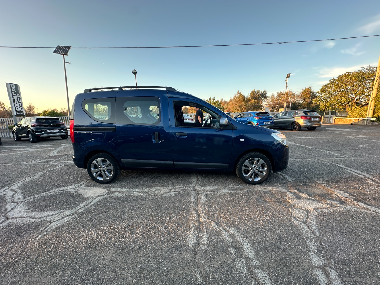 Dokker 1.5 dCi 8V 90 CV Lauréate - immagine 4