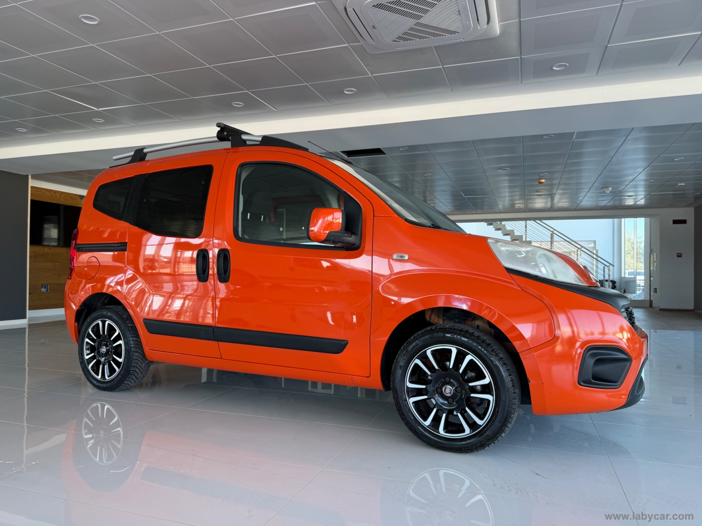 QUBO 1.4 8V 77 CV Easy - immagine 4