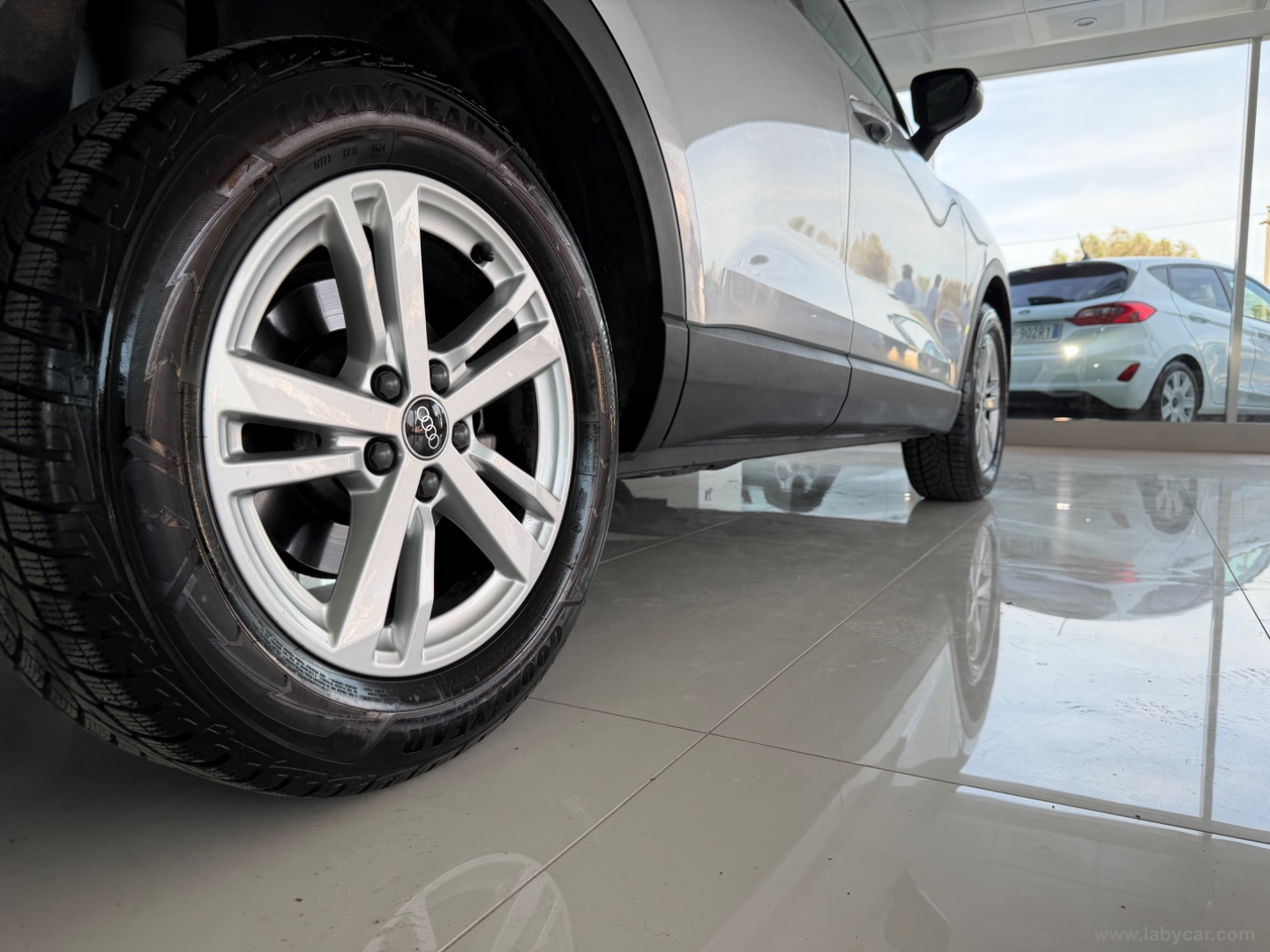 Q3 35 TDI S tronic Business - immagine 4