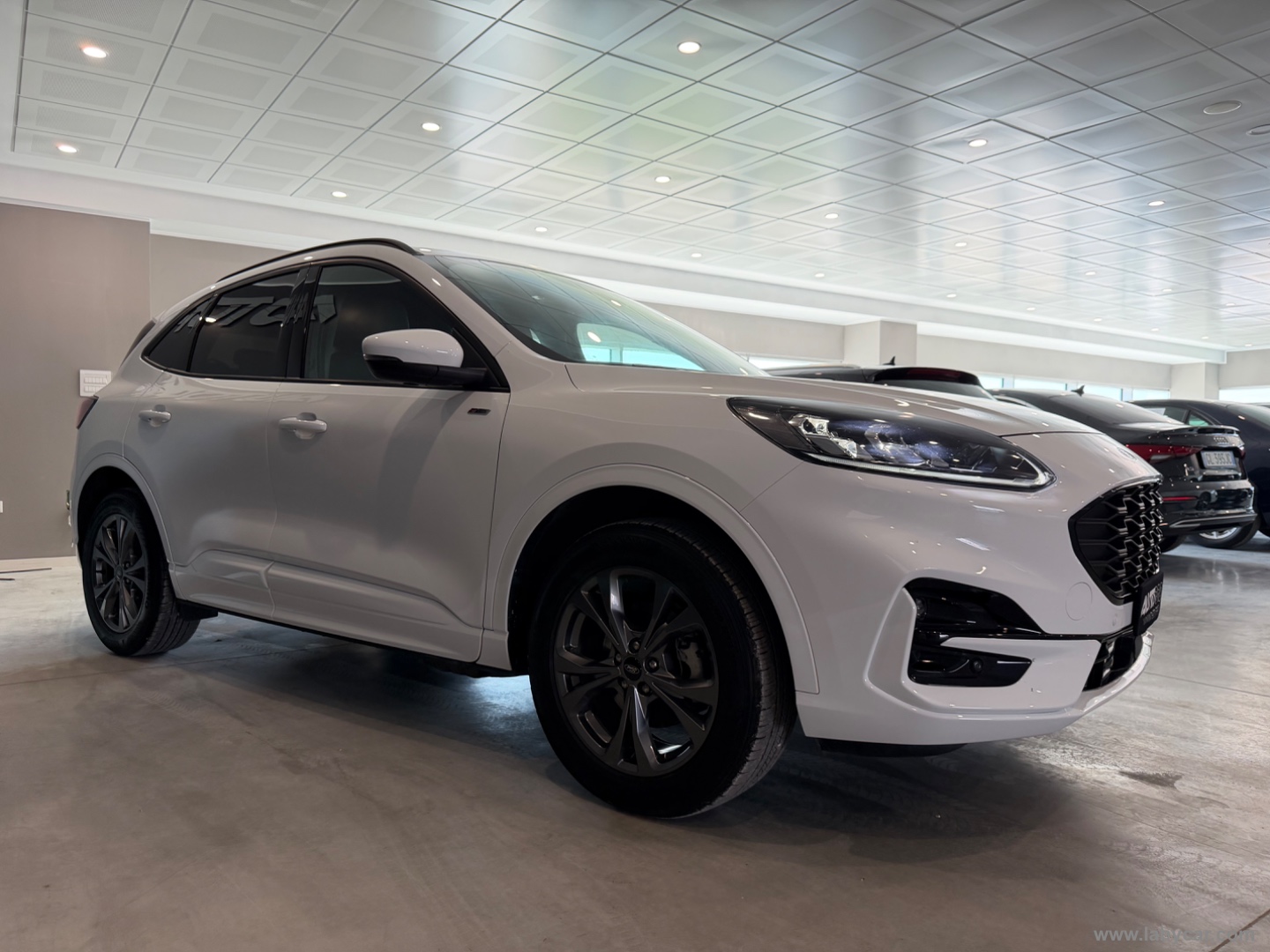 Kuga 2.5 Plug In Hybr 225 CVT 2WD ST-L.X - immagine 4