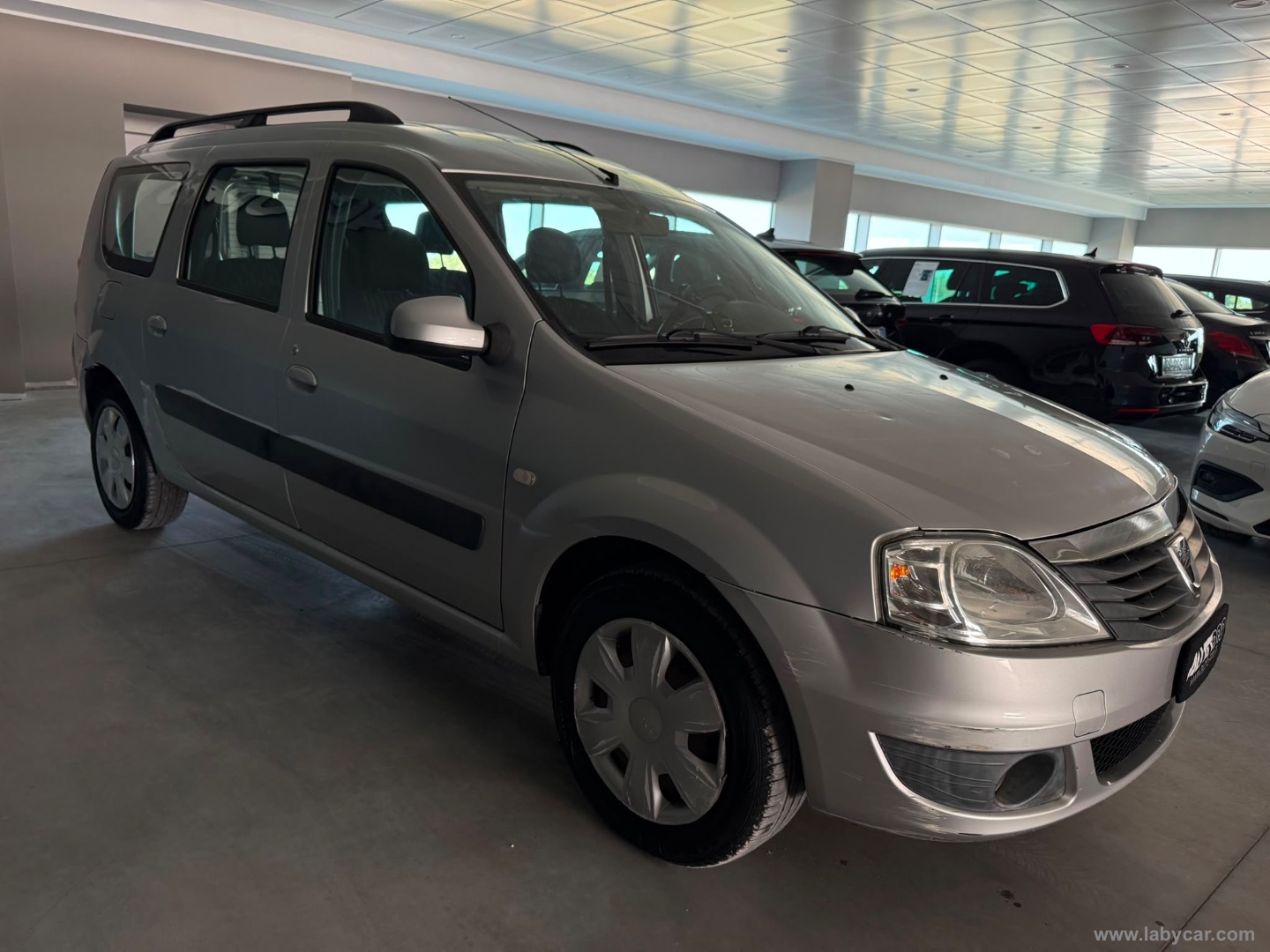 Logan MCV 1.6 85 CV GPL 7p.ti Blackline - immagine 4