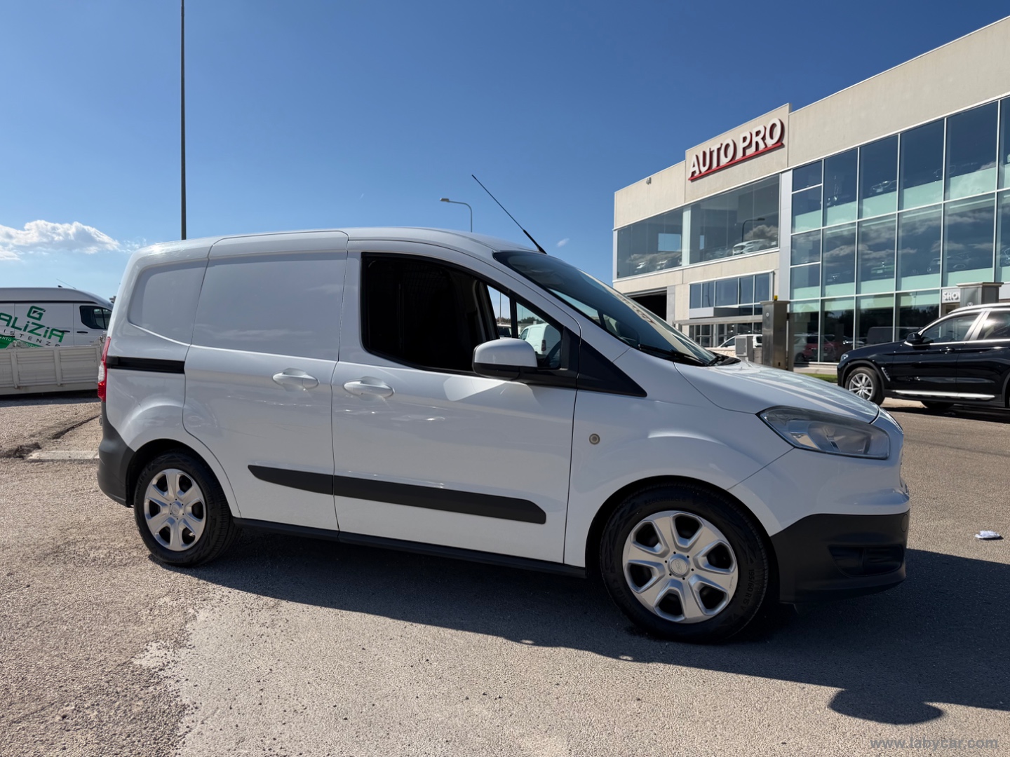 Transit Courier 1.5 TDCi 75CV Van Entry - immagine 4