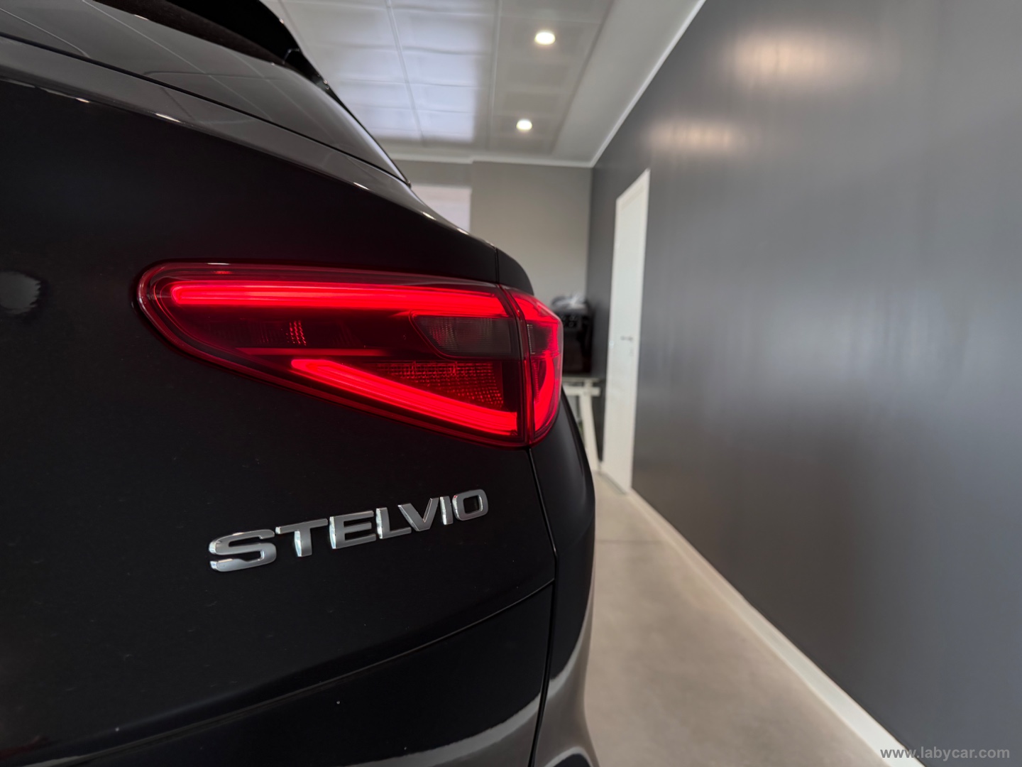 Stelvio 2.2 T.diesel 190 CV AT8 Q4 Bus. - immagine 4