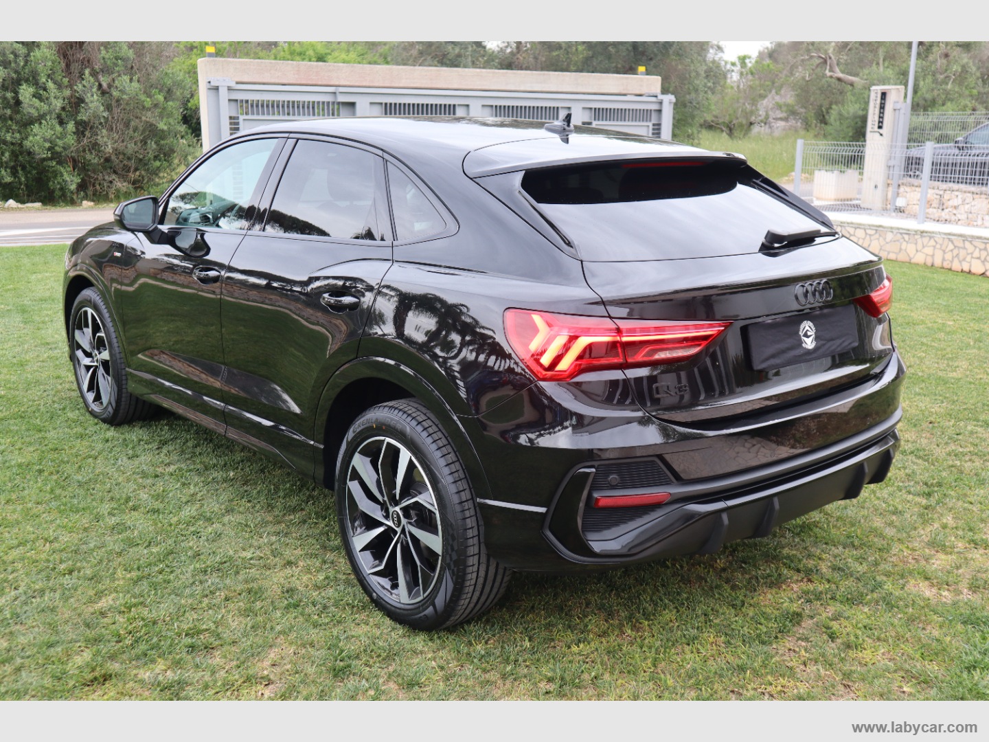Q3 SPB 35 TDI S tronic S line edition IDENTITY BLACK - immagine 4