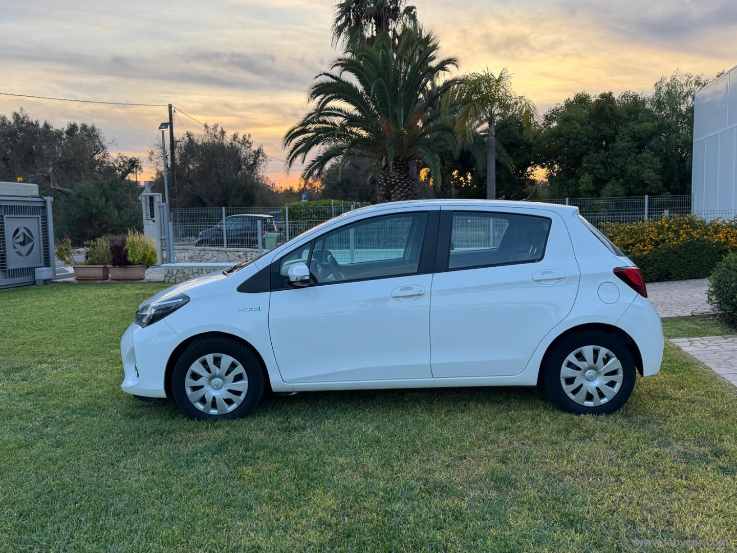 Yaris 1.5 Hybrid 5p. Active - immagine 4