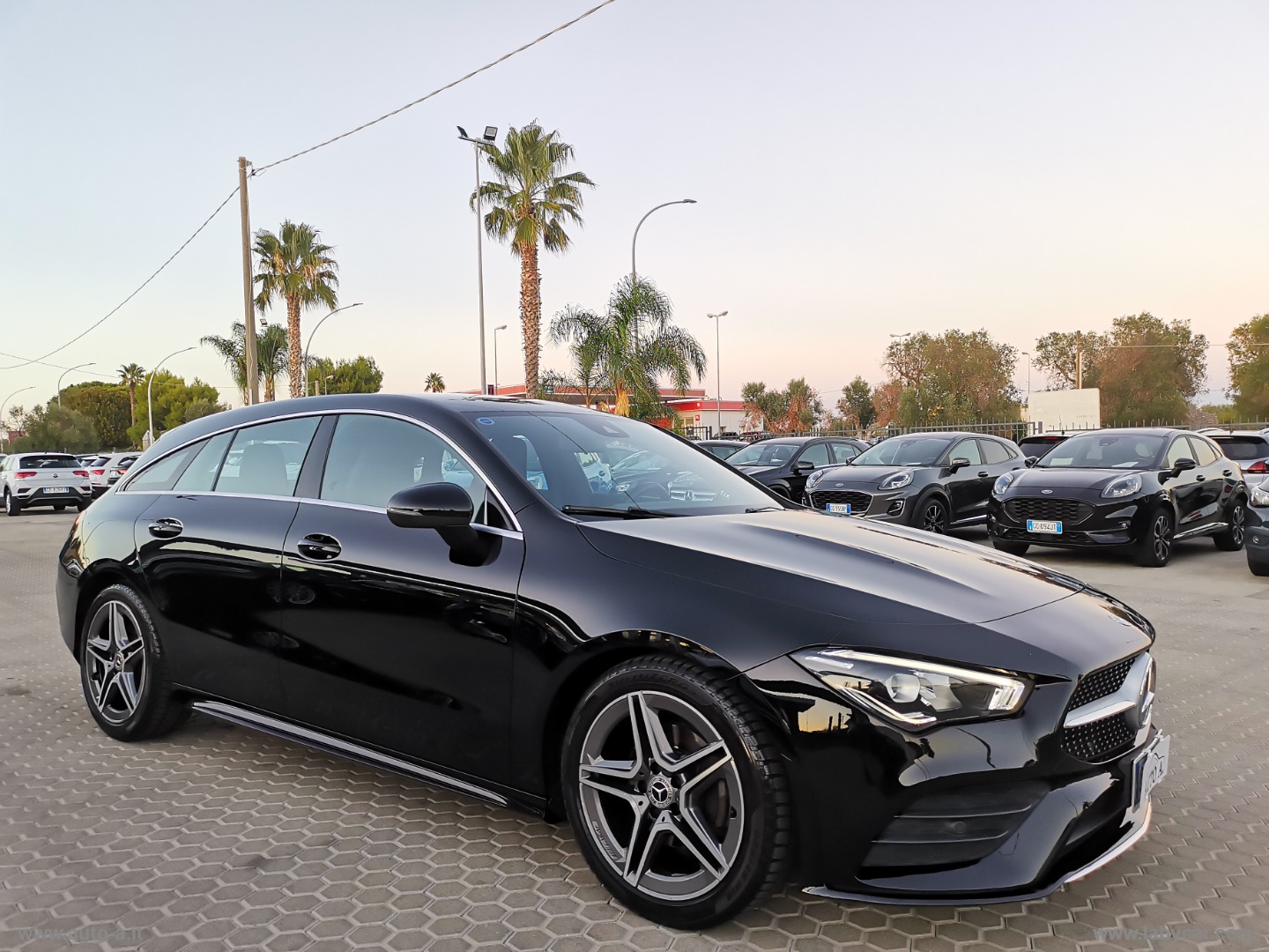 CLA 180 d Aut. Shooting Brake Premium - immagine 4