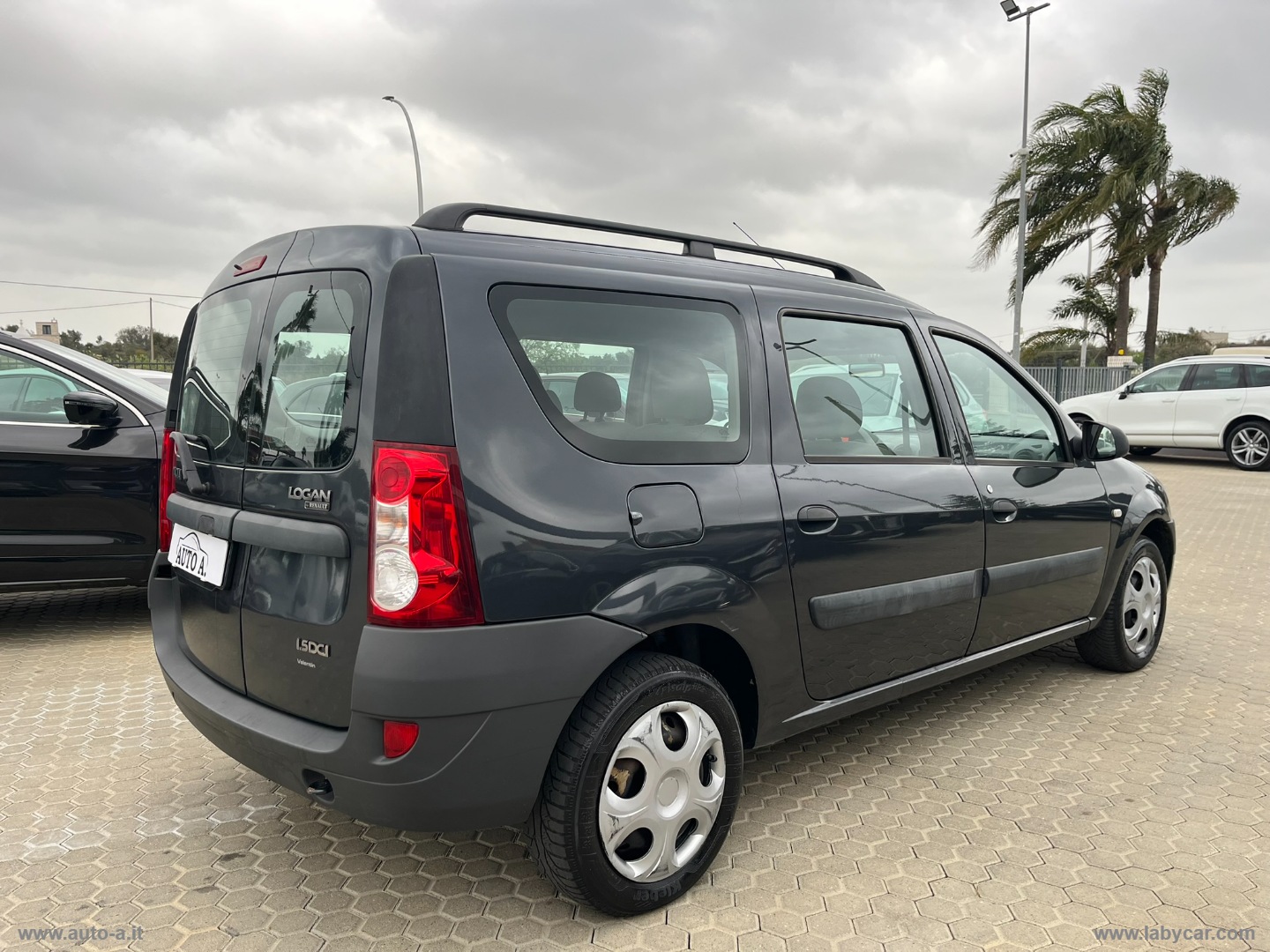 Logan MCV 1.5 dCi 70 CV 5 posti Ambiance - immagine 4