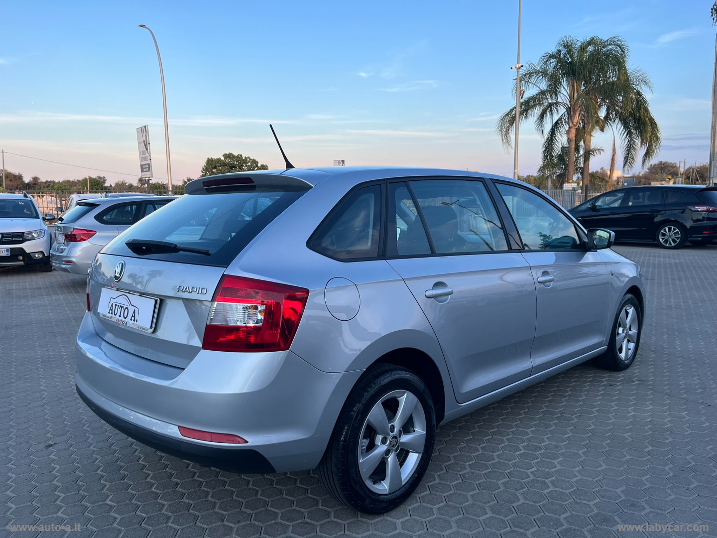 Rapid 1.6 TDI CR 90 CV Executive - immagine 4