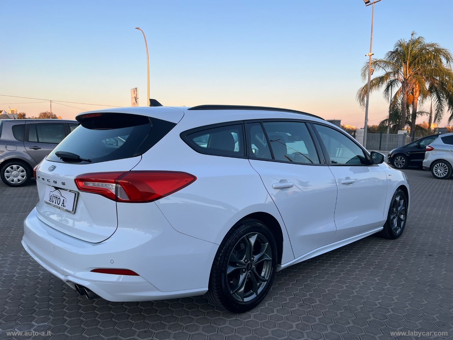 Focus 1.5 EcoBlue 120CV aut. SW ST-LINE - immagine 4