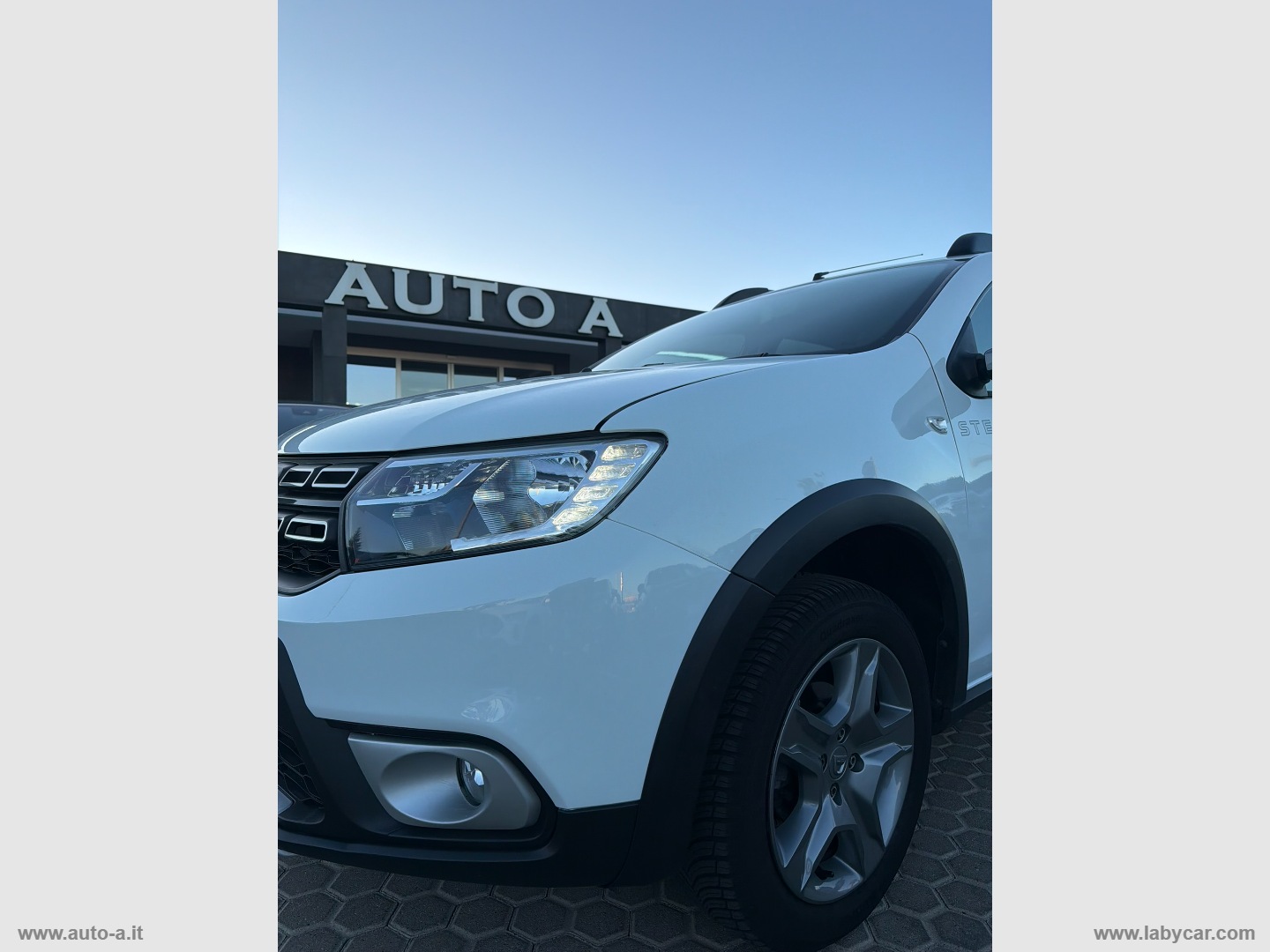 Sandero Stepway 0.9 TCe 12V 90 CV S&S PRESTIGE - immagine 4