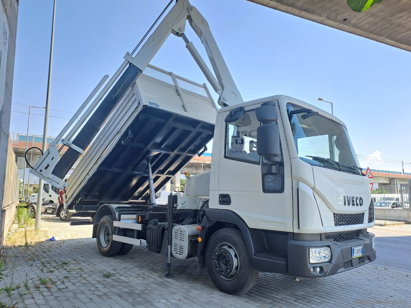 EUROCARGO 100E22 RIB. GRU BONFIGLIOLI M.4217 IVECO Eurocargo 100E22 K Gru radio e Ribaltabile - immagine 4
