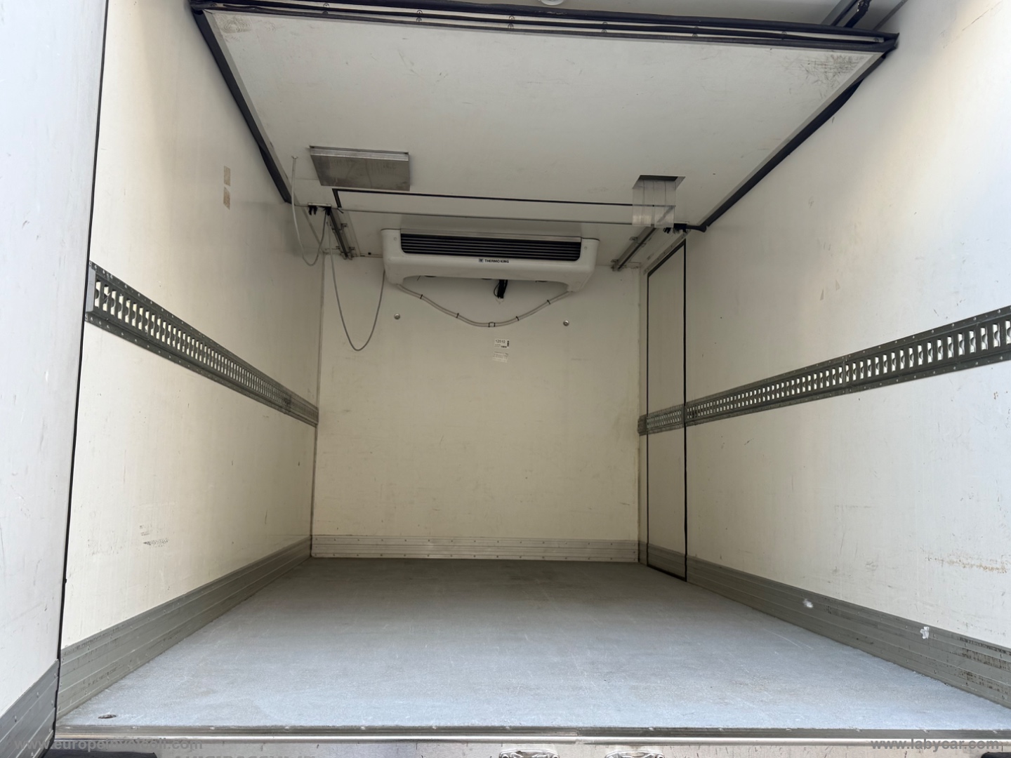 60C15 ISOTERMICO CON GRUPPO FRIGO 8 BANCALI - immagine 4