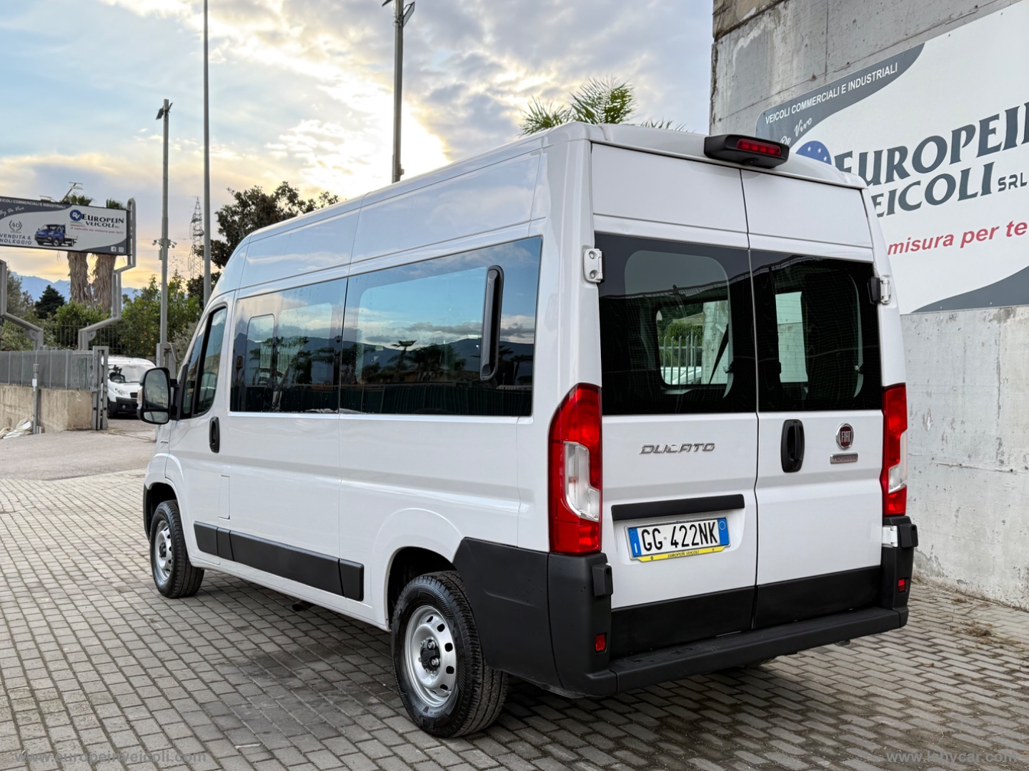 Ducato 33 2.2 Mjt 140 PM-TM Combi - immagine 4