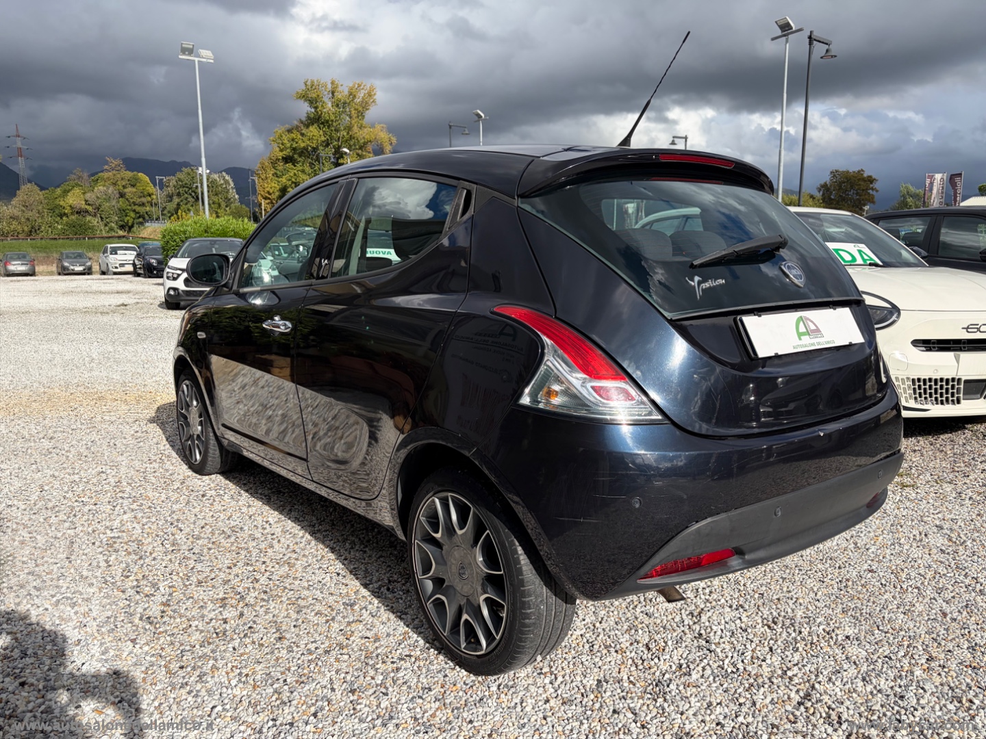 Ypsilon 0.9 T.Air 85 CV 5p. S&S DFN Gold - immagine 4