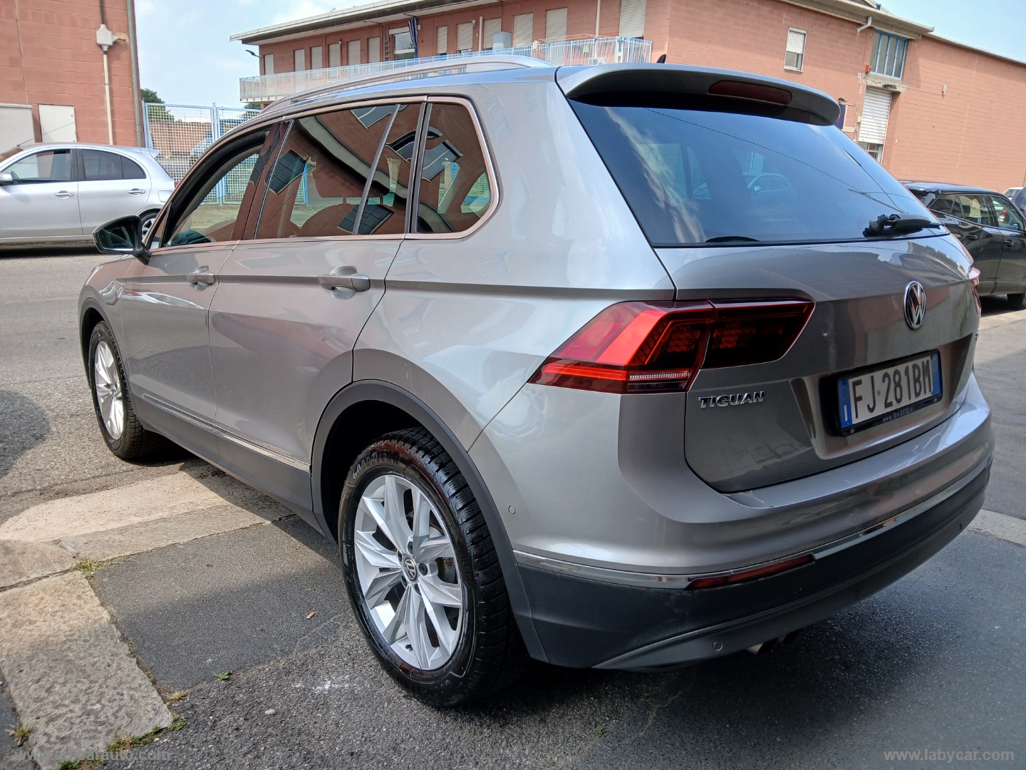 Tiguan 2.0 TDI DSG Executive BMT - immagine 4
