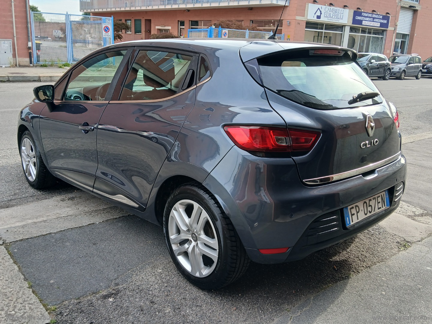 Clio TCe 12V 90 GPL S&S 5p. Energy Duel - immagine 4
