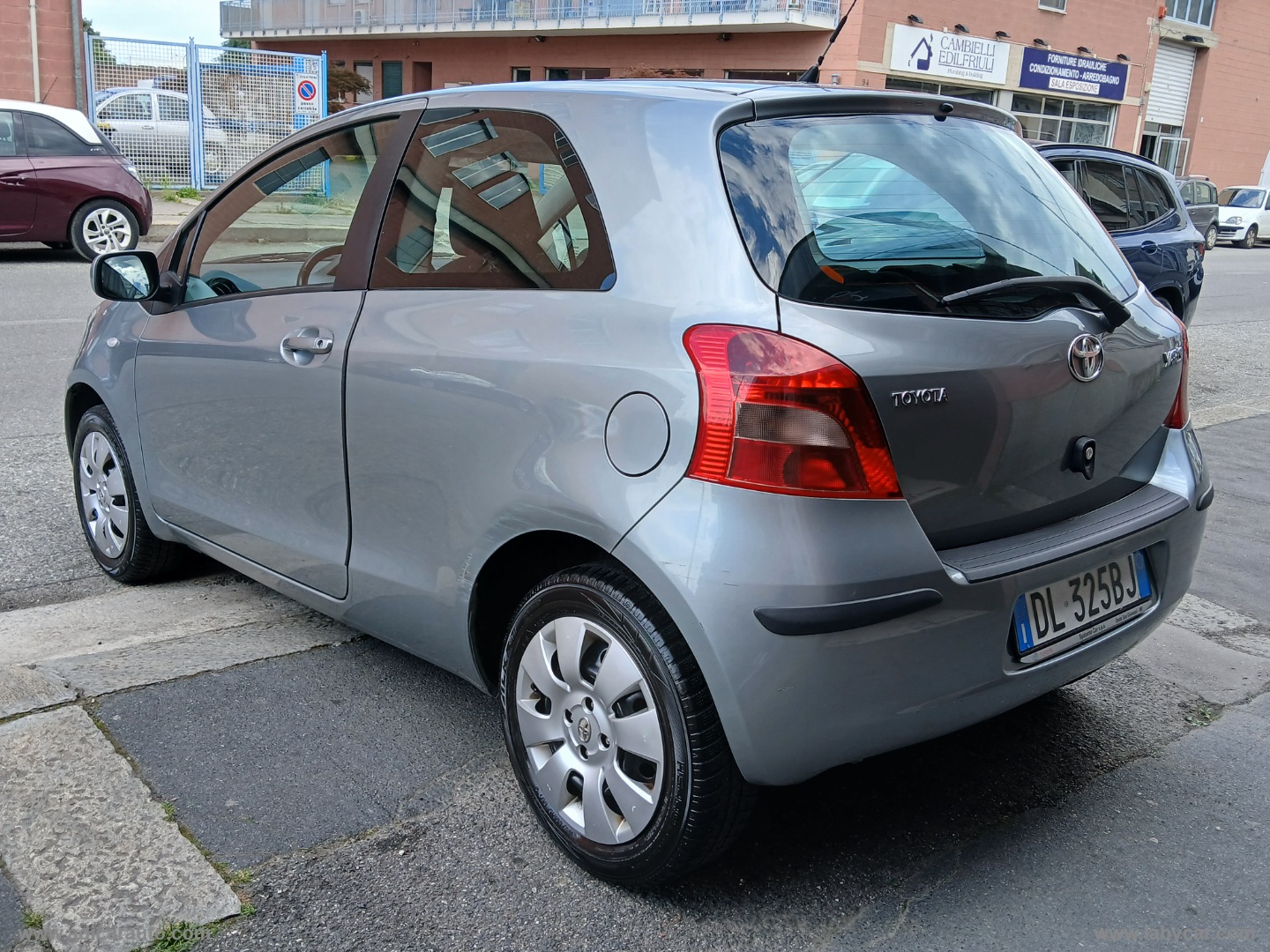 Yaris 1.0 3p. - immagine 4