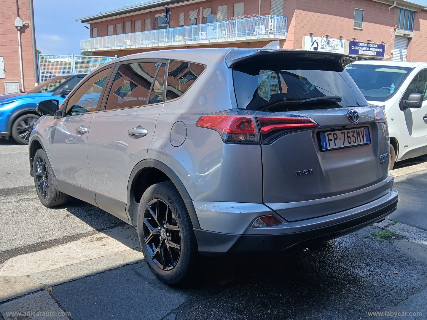 RAV4 2.5 Hybrid 2WD - immagine 4