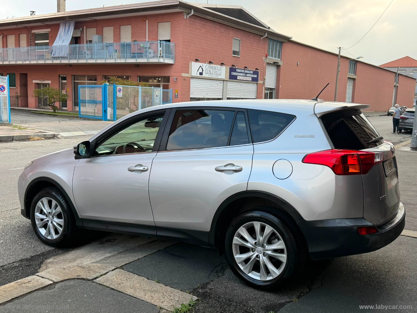RAV4 2.0 D-4D 4WD - immagine 4
