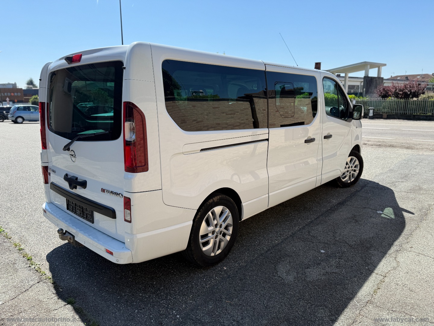 Vivaro 29 1.6 BiT.145 EcoF. PC-TN PASSO LUNGO - immagine 4