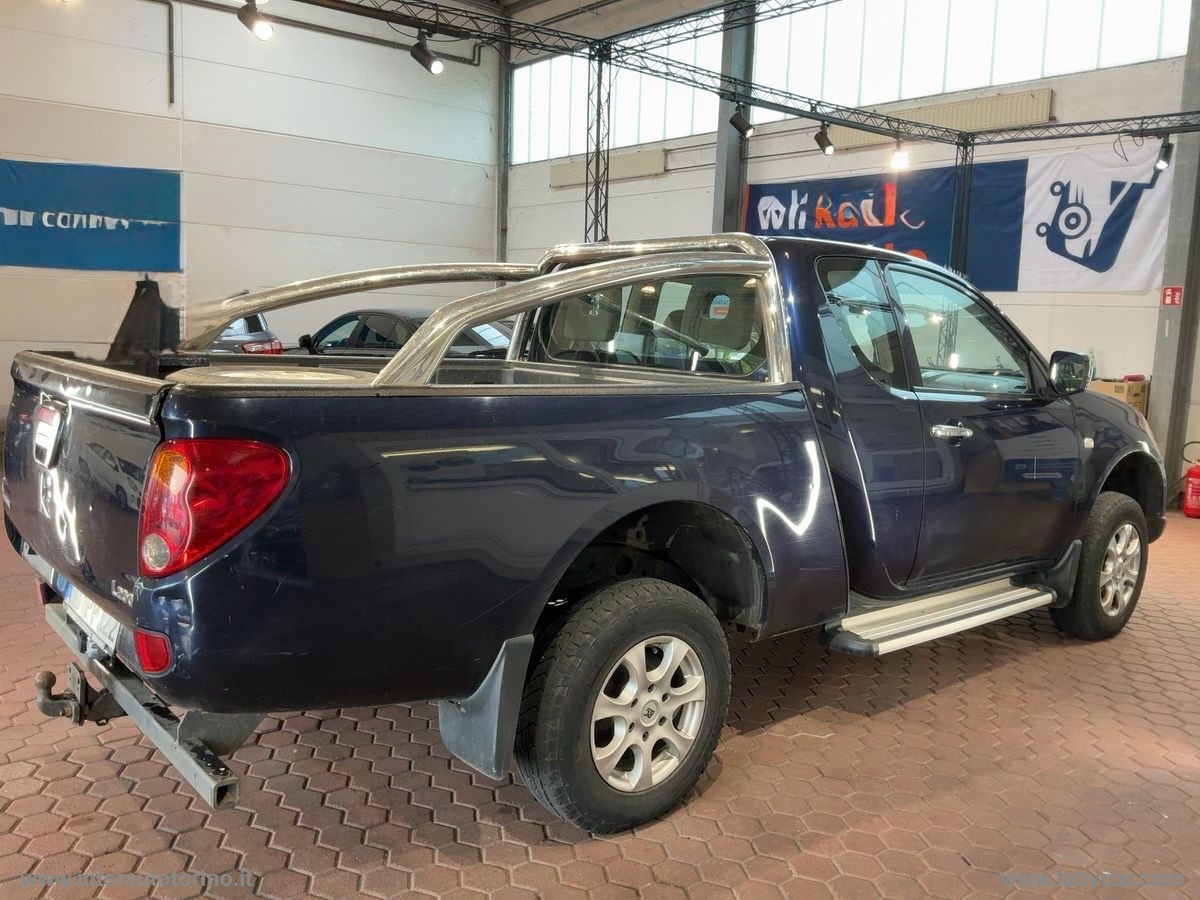 L200 2.5 DI-D/136CV Club Cab Invite - immagine 4