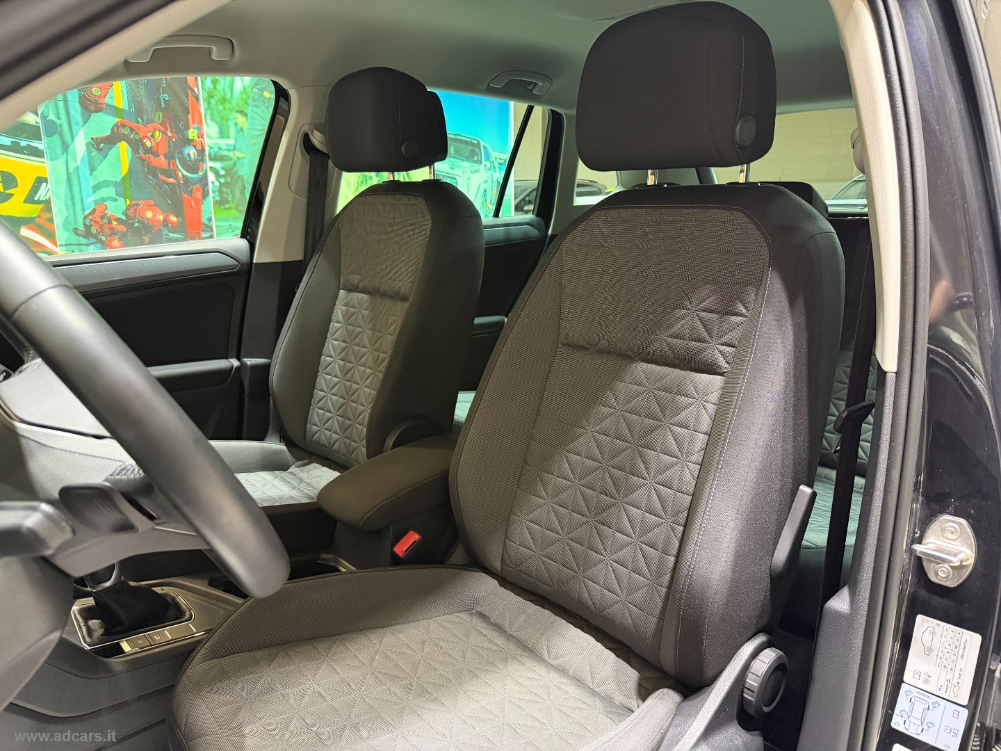 Tiguan 2.0 TDI 150CV SCR DSG Life *CAMBIO AUT*CLIMA 3 ZONE* - immagine 4