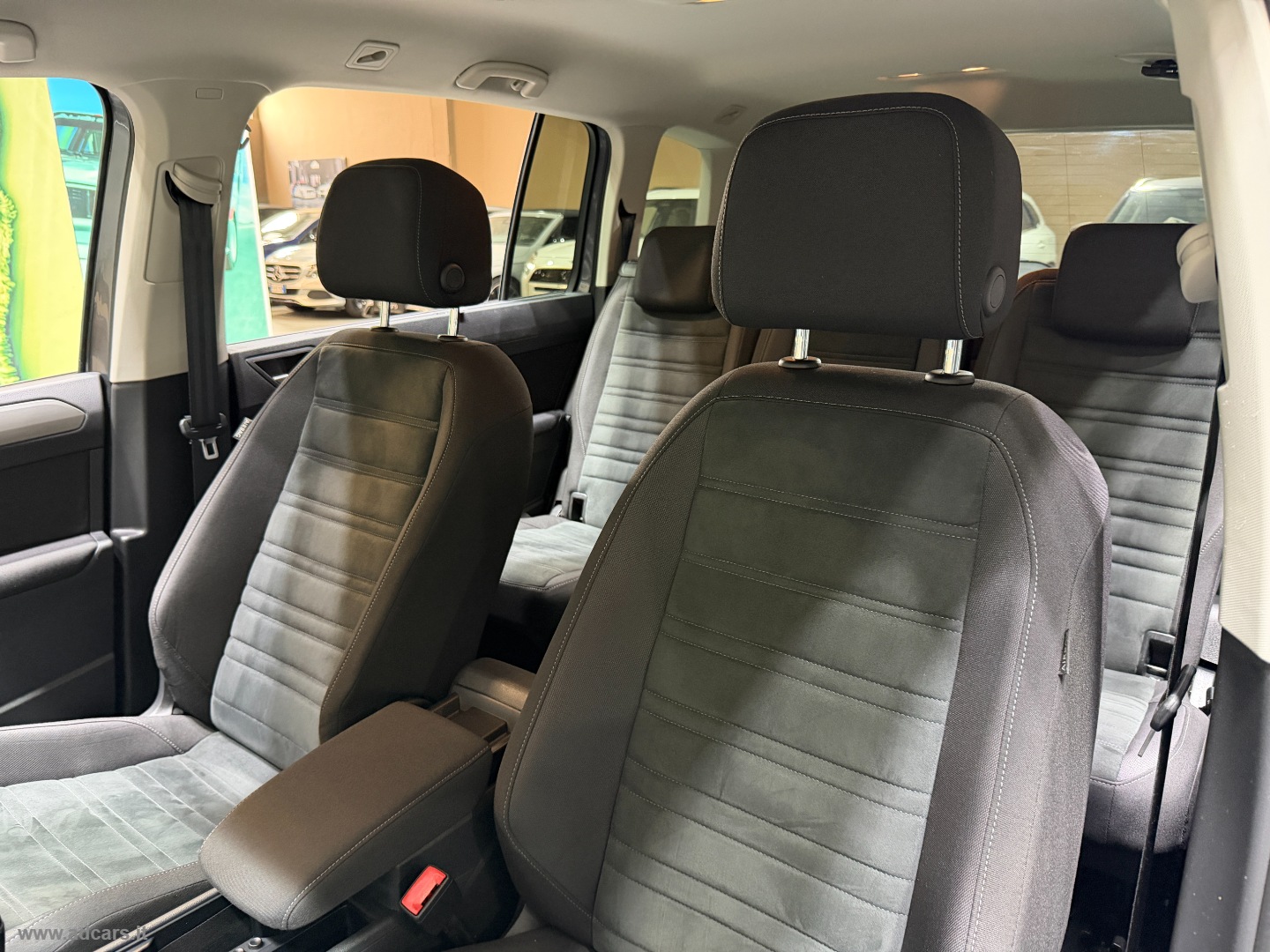 Touran 1.6 TDI Business BMT - immagine 4
