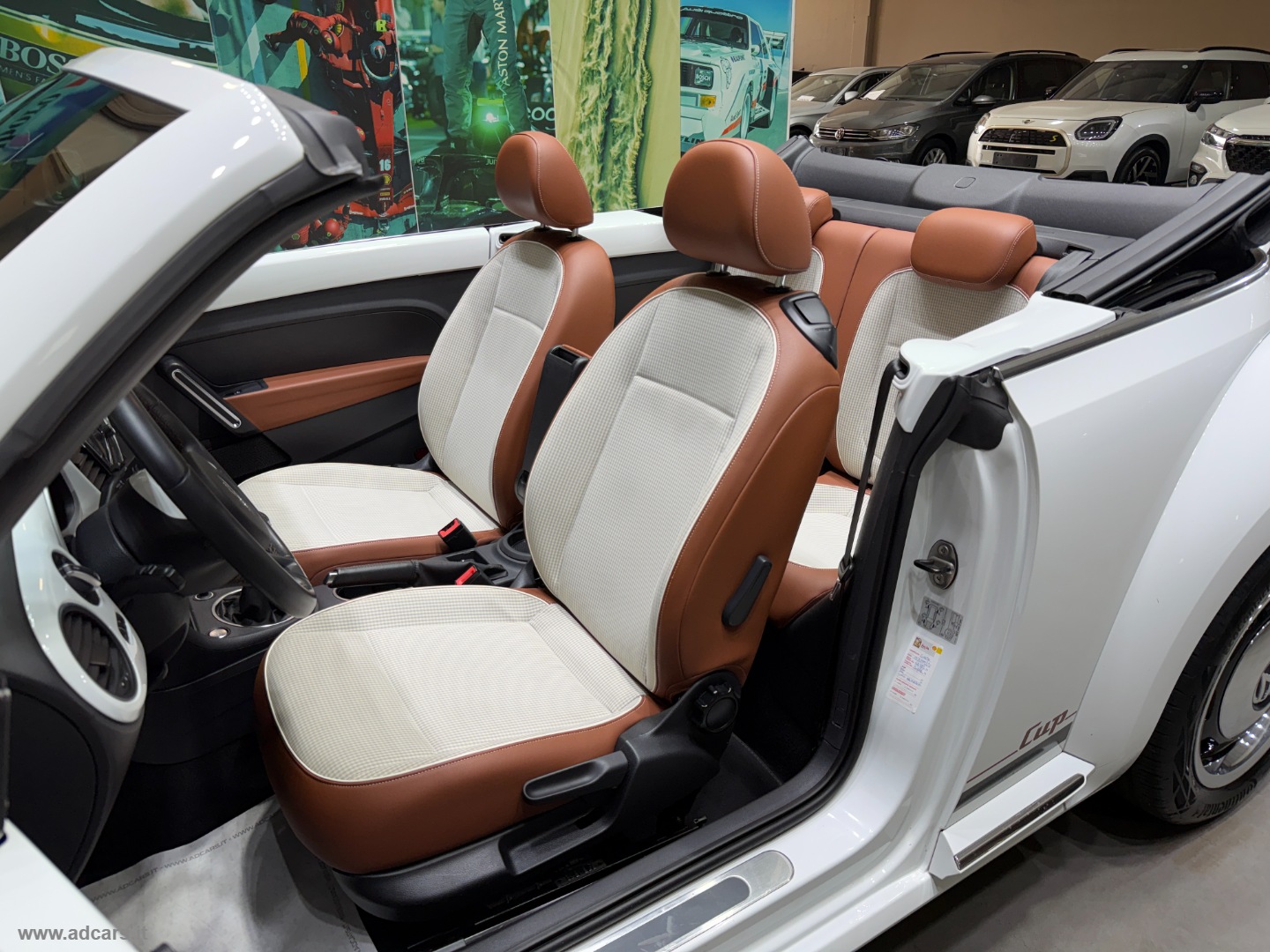 Maggiolino Cabrio 1.4 TSI CUP Fender Edition *TAGLIANDI VOLKSWAGEN* - immagine 4