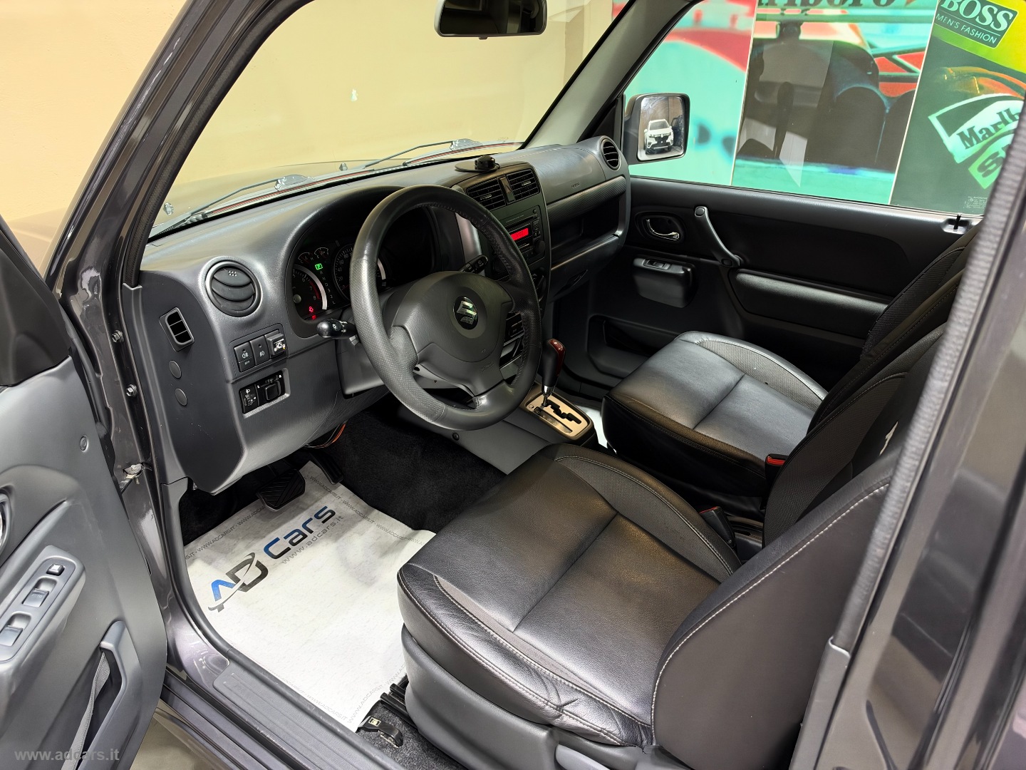 Jimny 1.3 4WD A/T Evolution *GPL*CAMBIO AUT.*SENSORI* - immagine 4